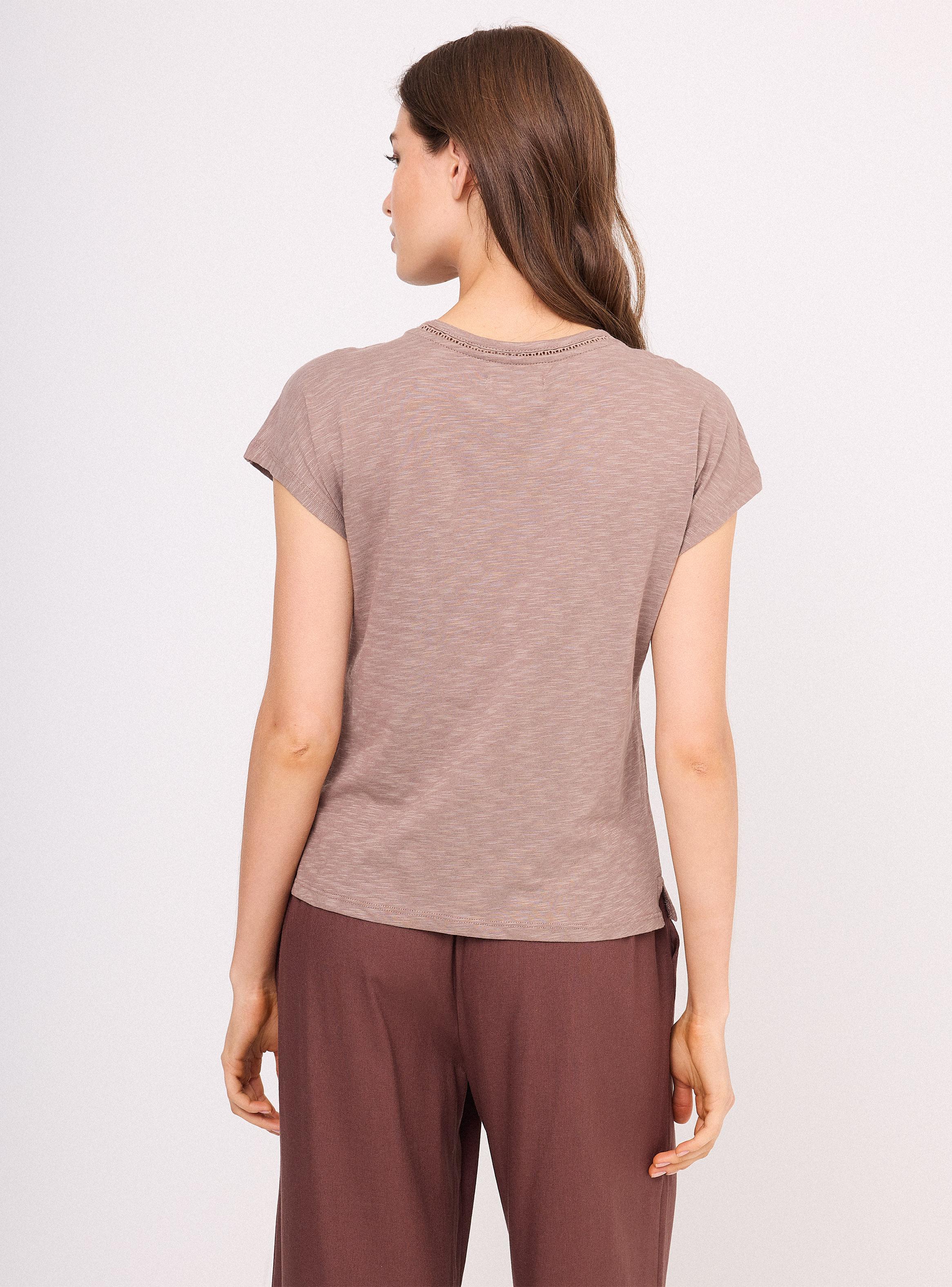 Polera con Cinta de Broderie en Escote y Hombros-1
