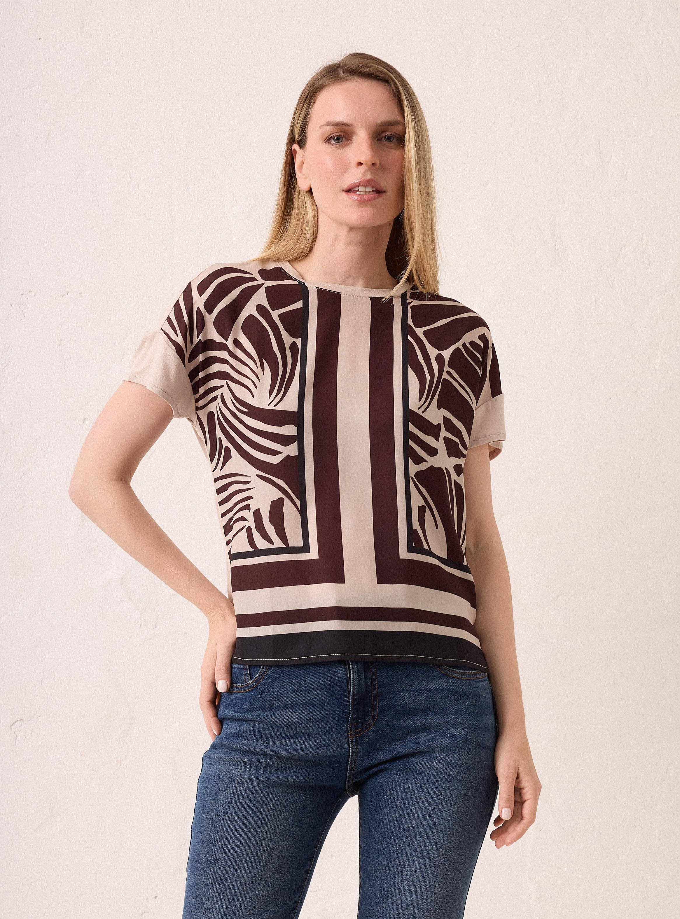 Polera Mezcla de Tela y Puño en Manga-0