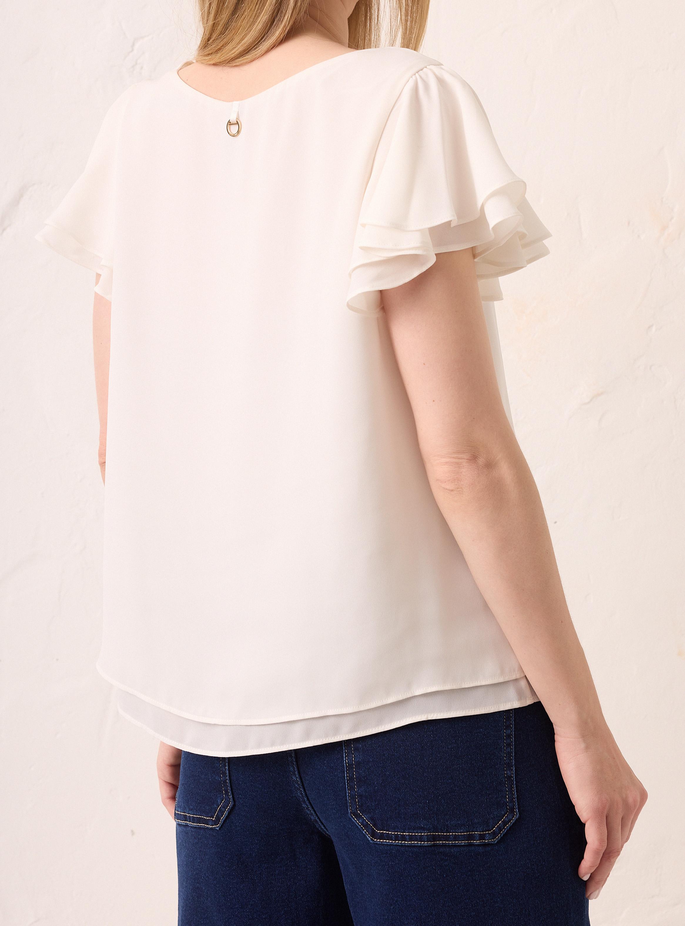 Blusa Escote V con Manga Vuelos en Capas-3