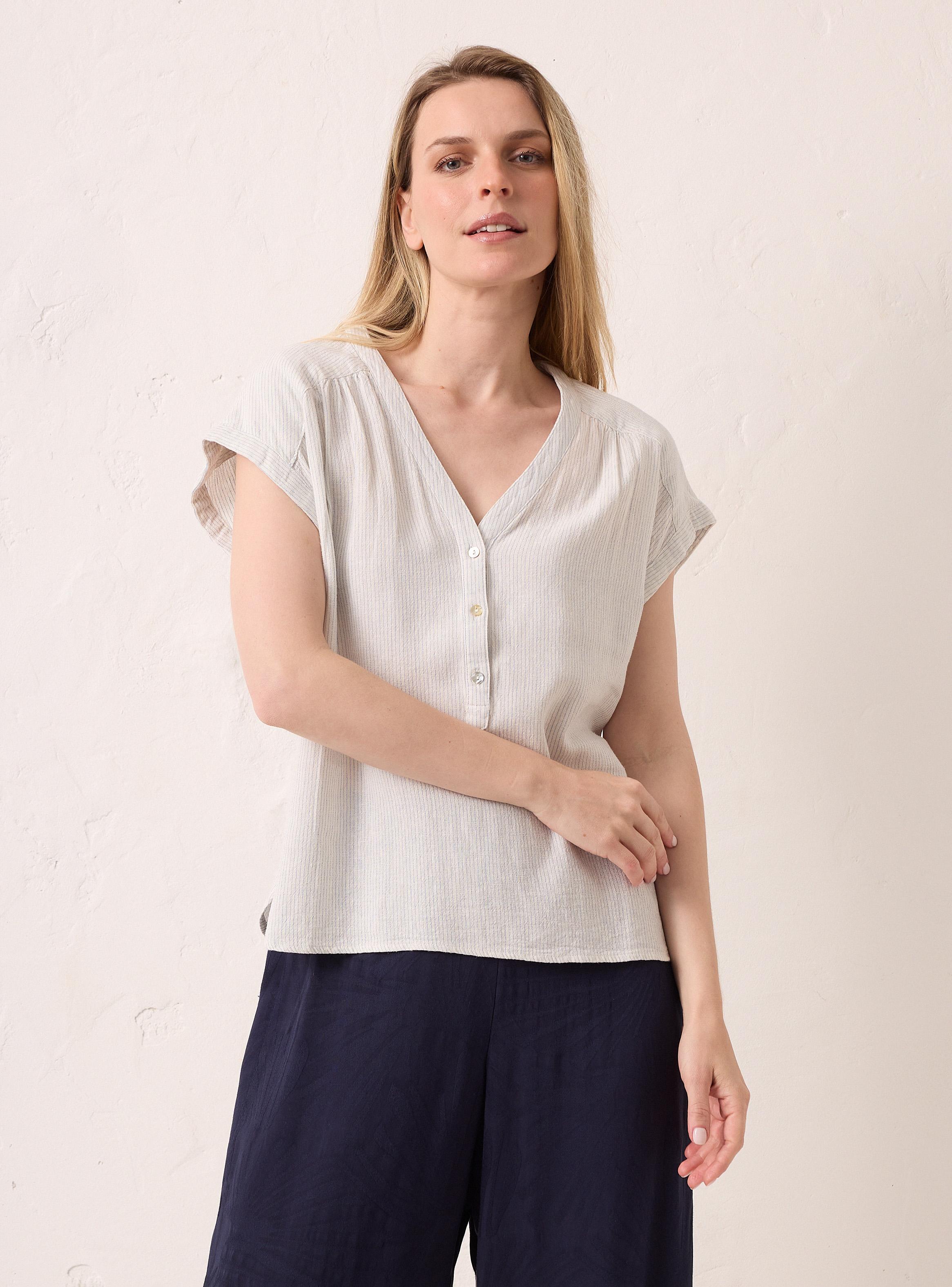 Blusa Escote en V con Mitad Abertura en Delantero-0