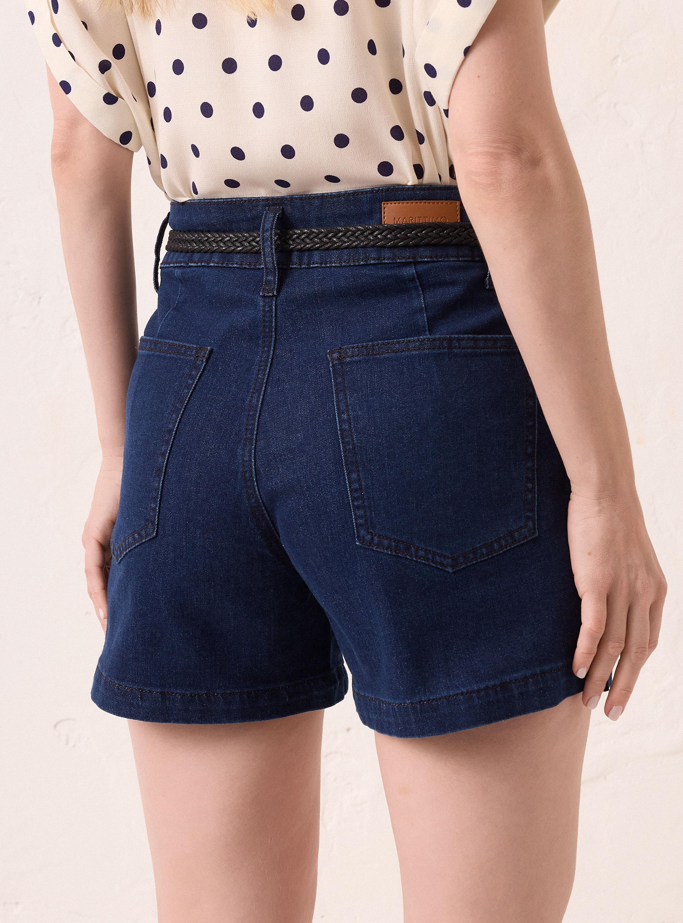 Short Denim Bolsillo Diagonales en Delantero-3