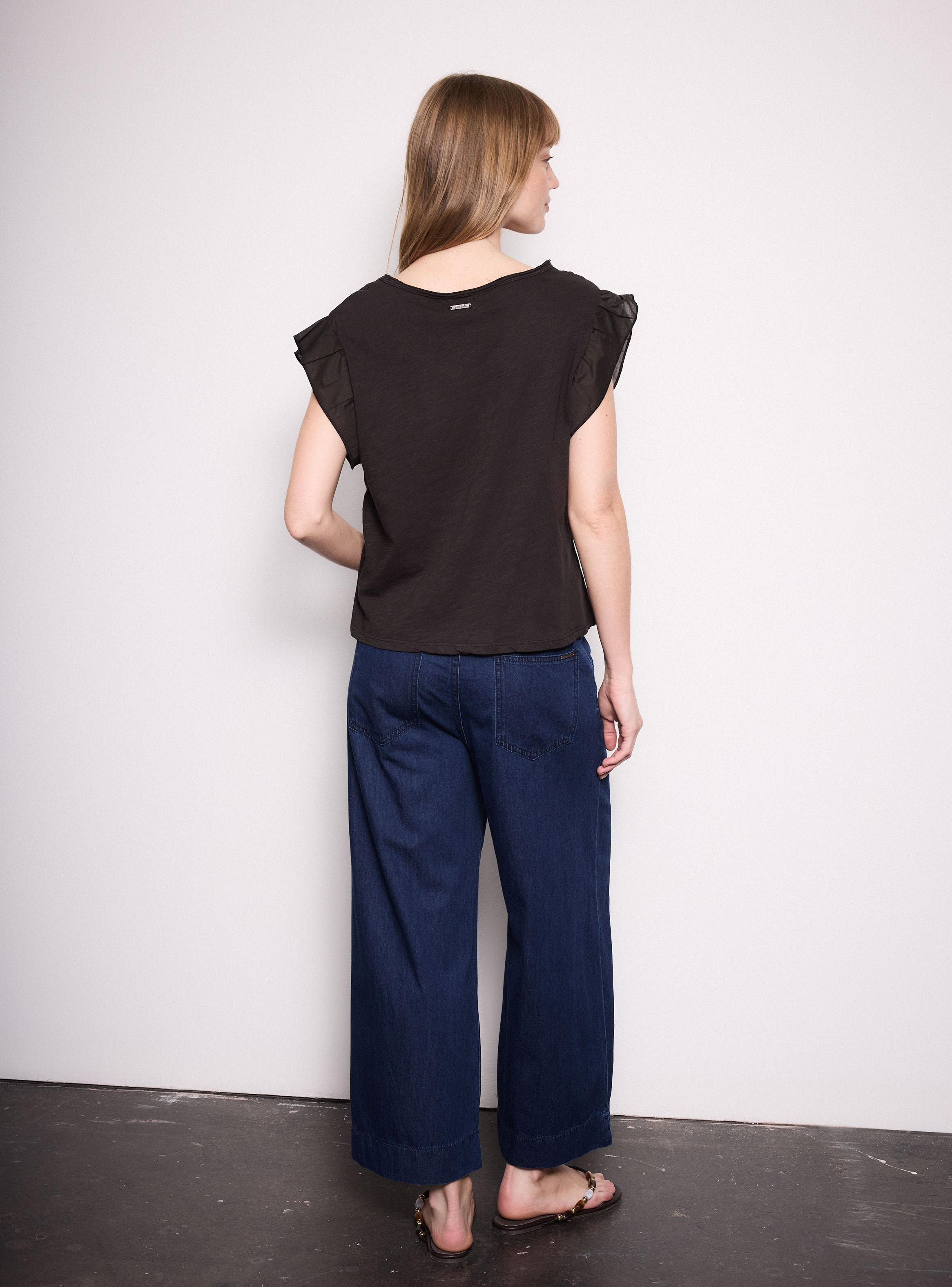 Polera con Mangas Vuelos y Tachas en Orilla Escote-5