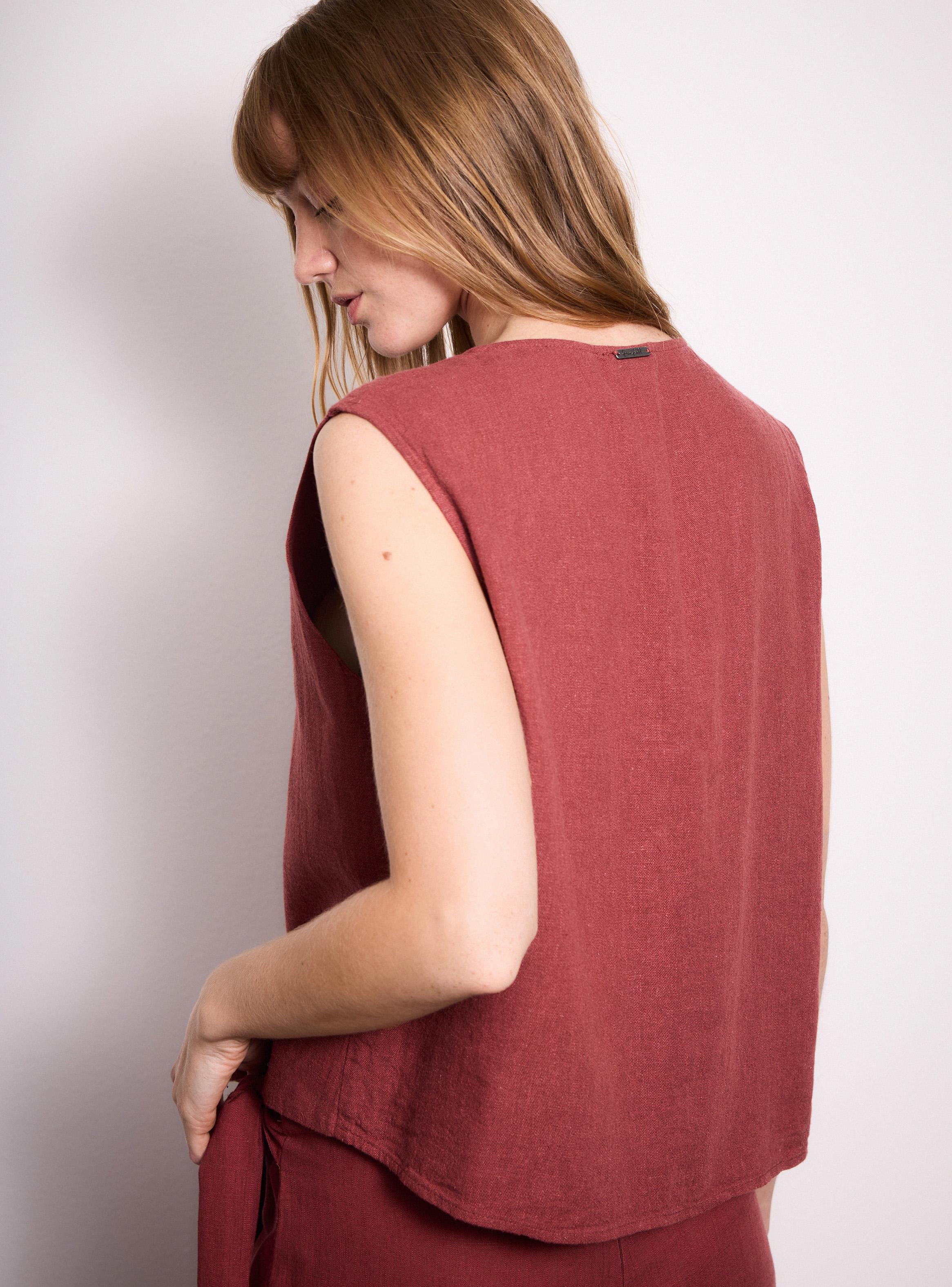 Blusa con Amarras en Delantero-3