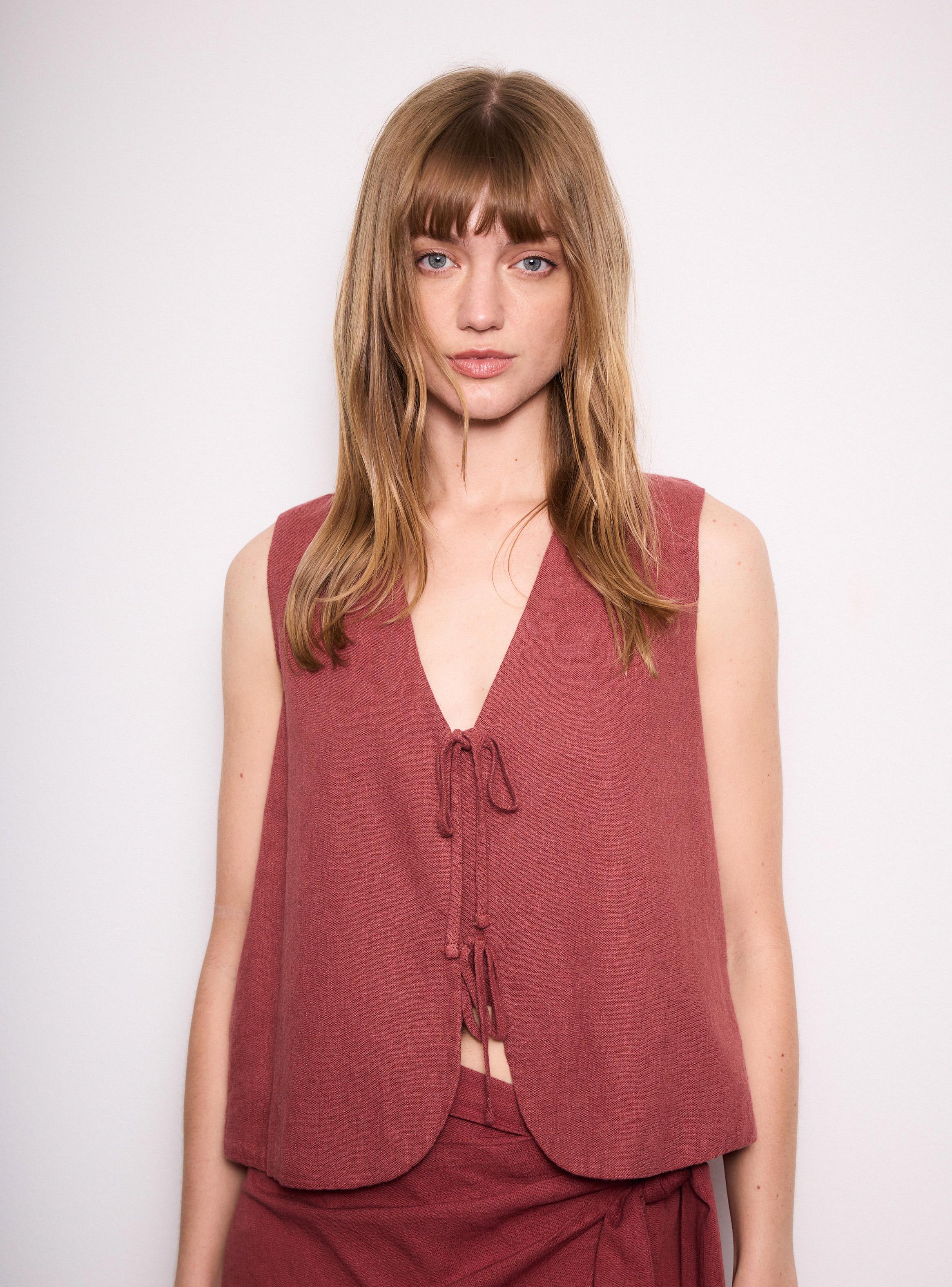 Blusa con Amarras en Delantero-2