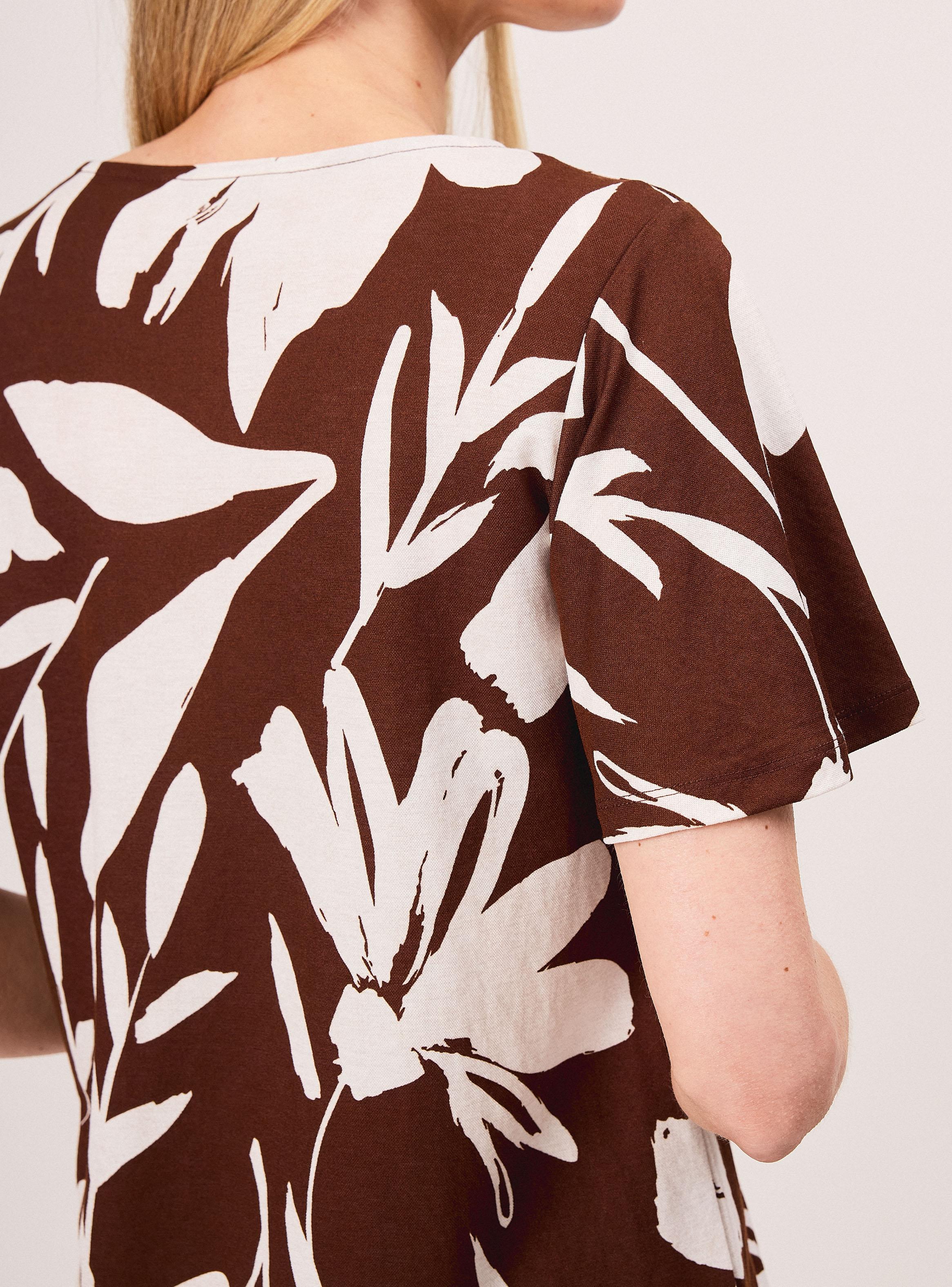 Polera Floral Manga Corta Vuelo Cuello V-3