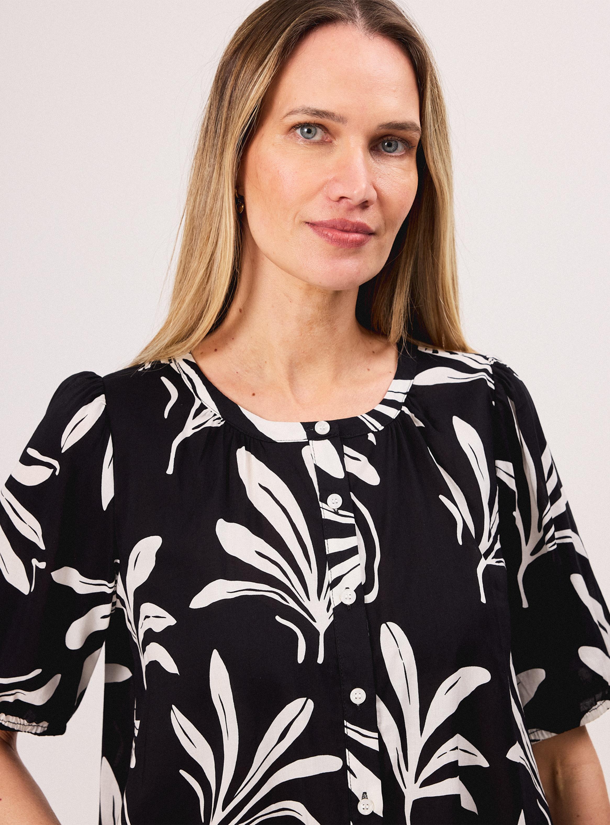 Blusa Estampada Cuello Redondo Botones-2