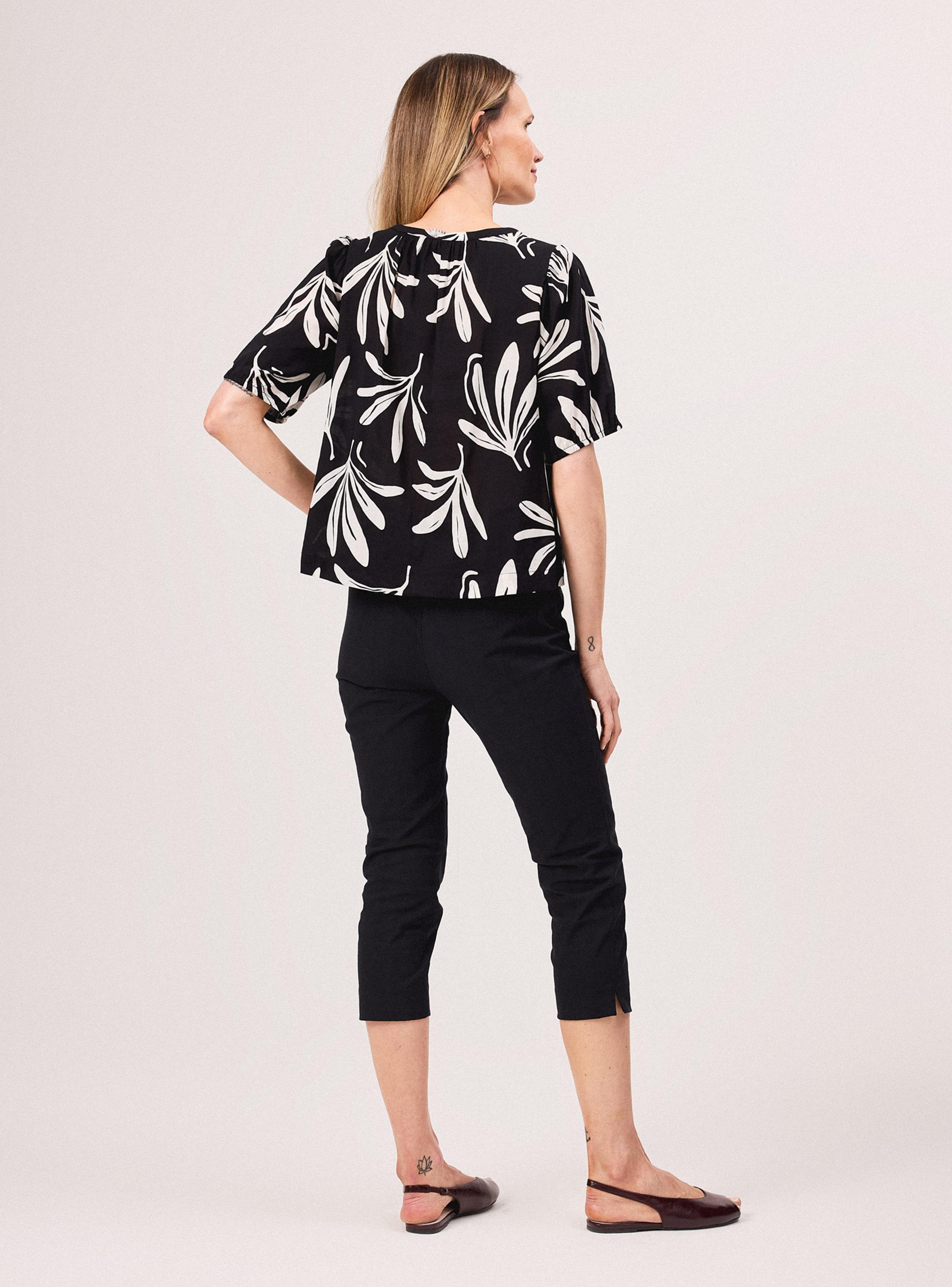 Blusa Estampada Cuello Redondo Botones-5