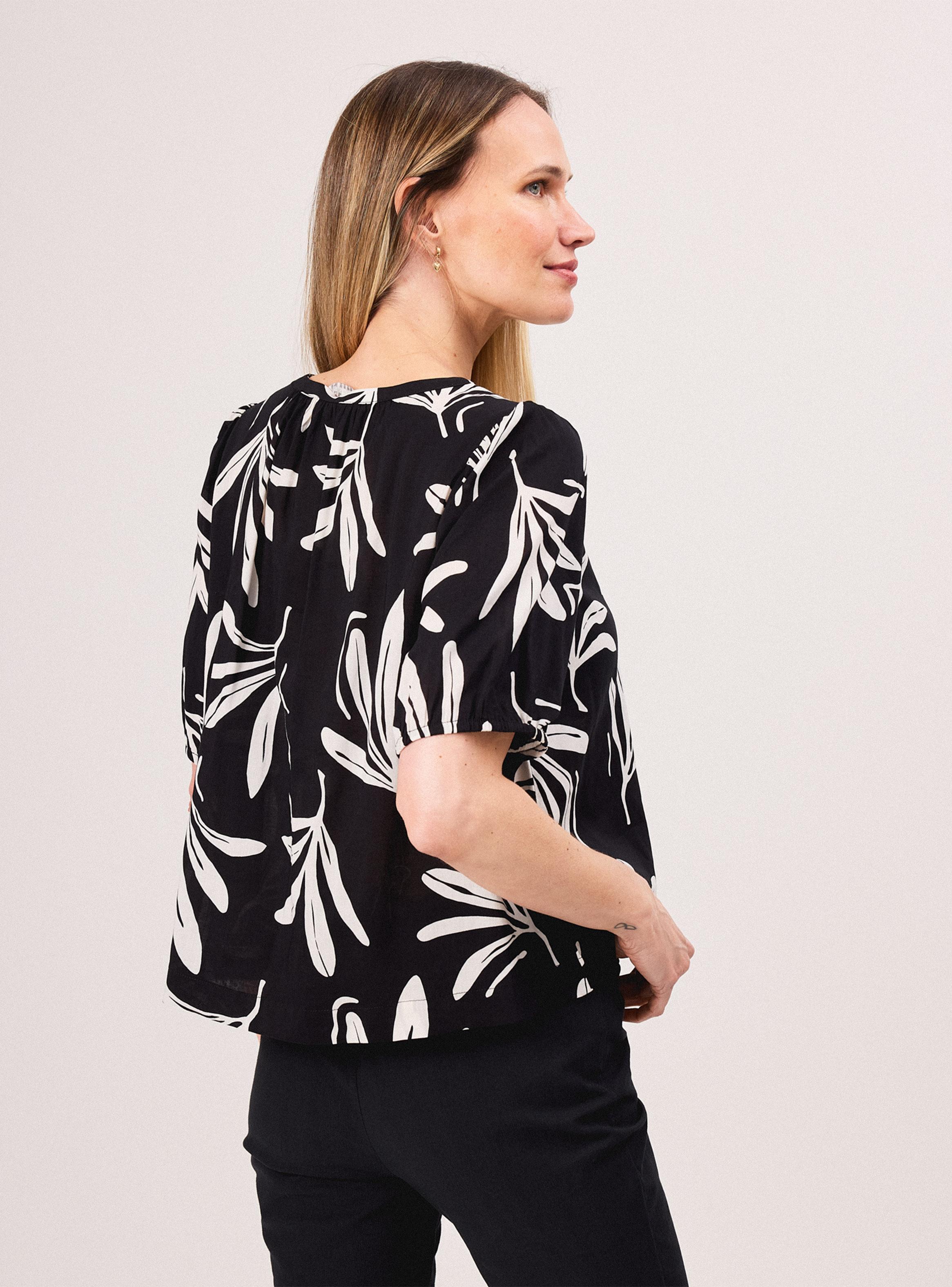 Blusa Estampada Cuello Redondo Botones-1