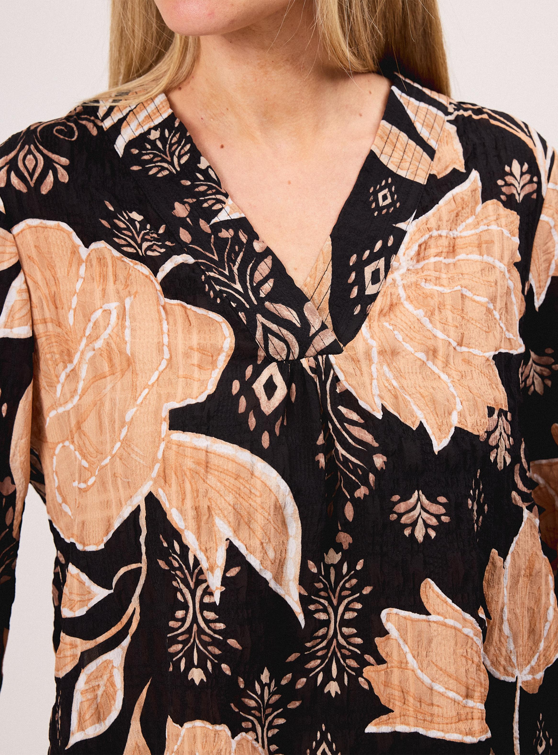 Blusa Floral Cuello V con Pinza-3