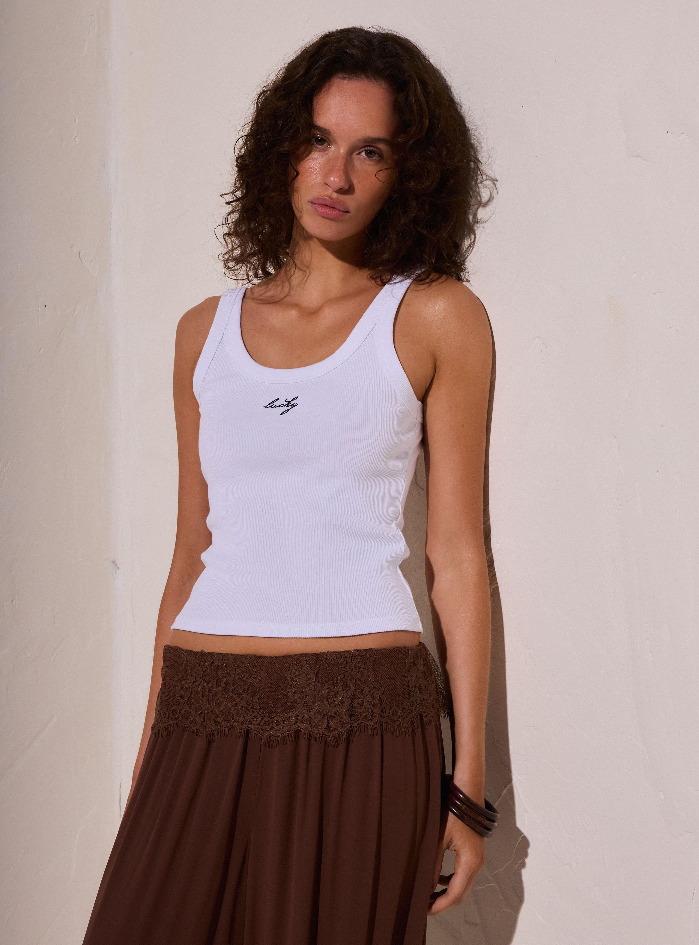 Polera Tank Acanalada con Bordado Colección María Pombo-0