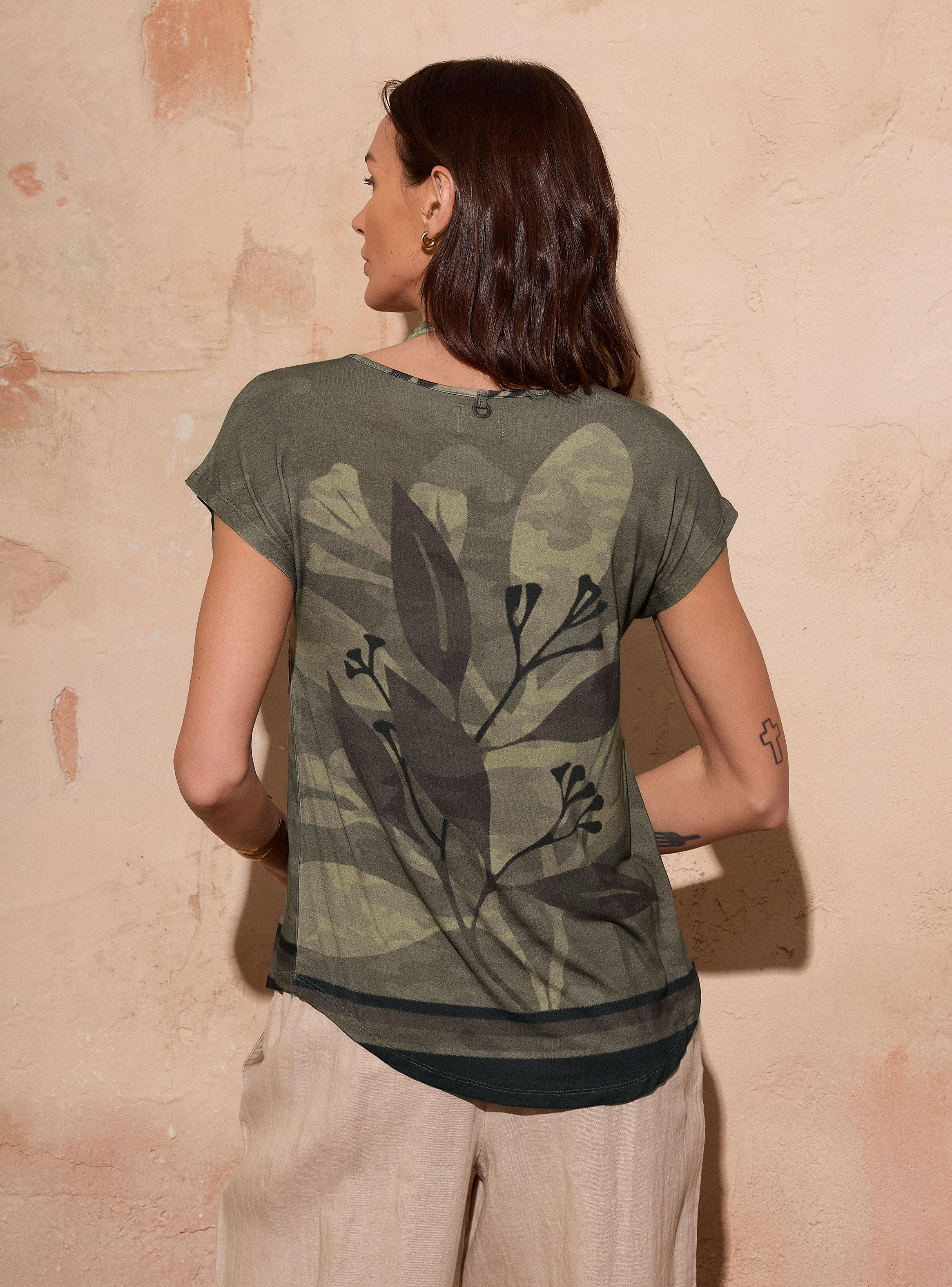 Polera Mix de Telas Manga Corta Full Estampada-1
