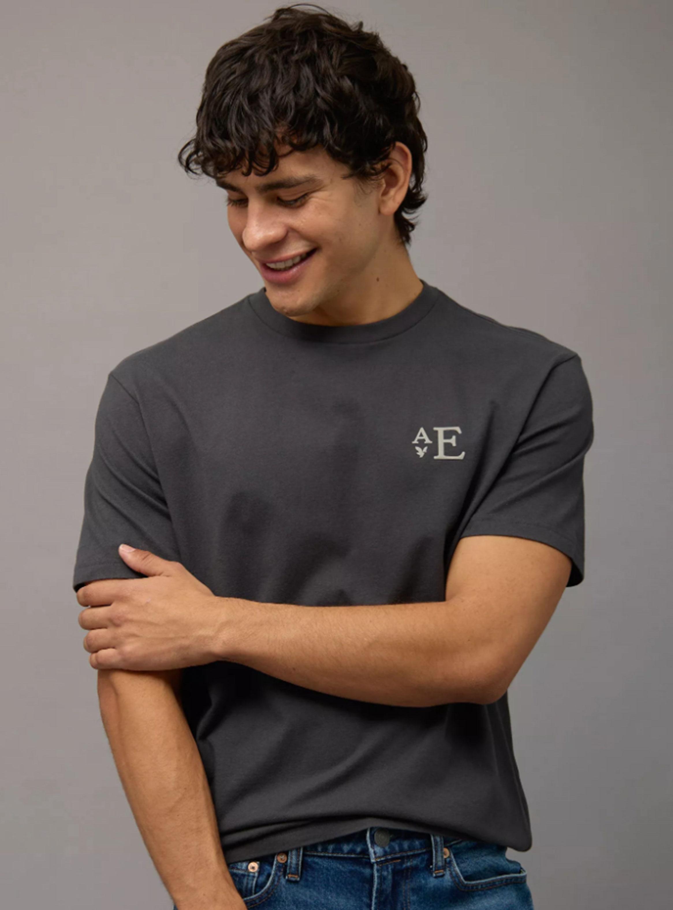Polera Playera con Gráfico de Logo Fit Estándar-0