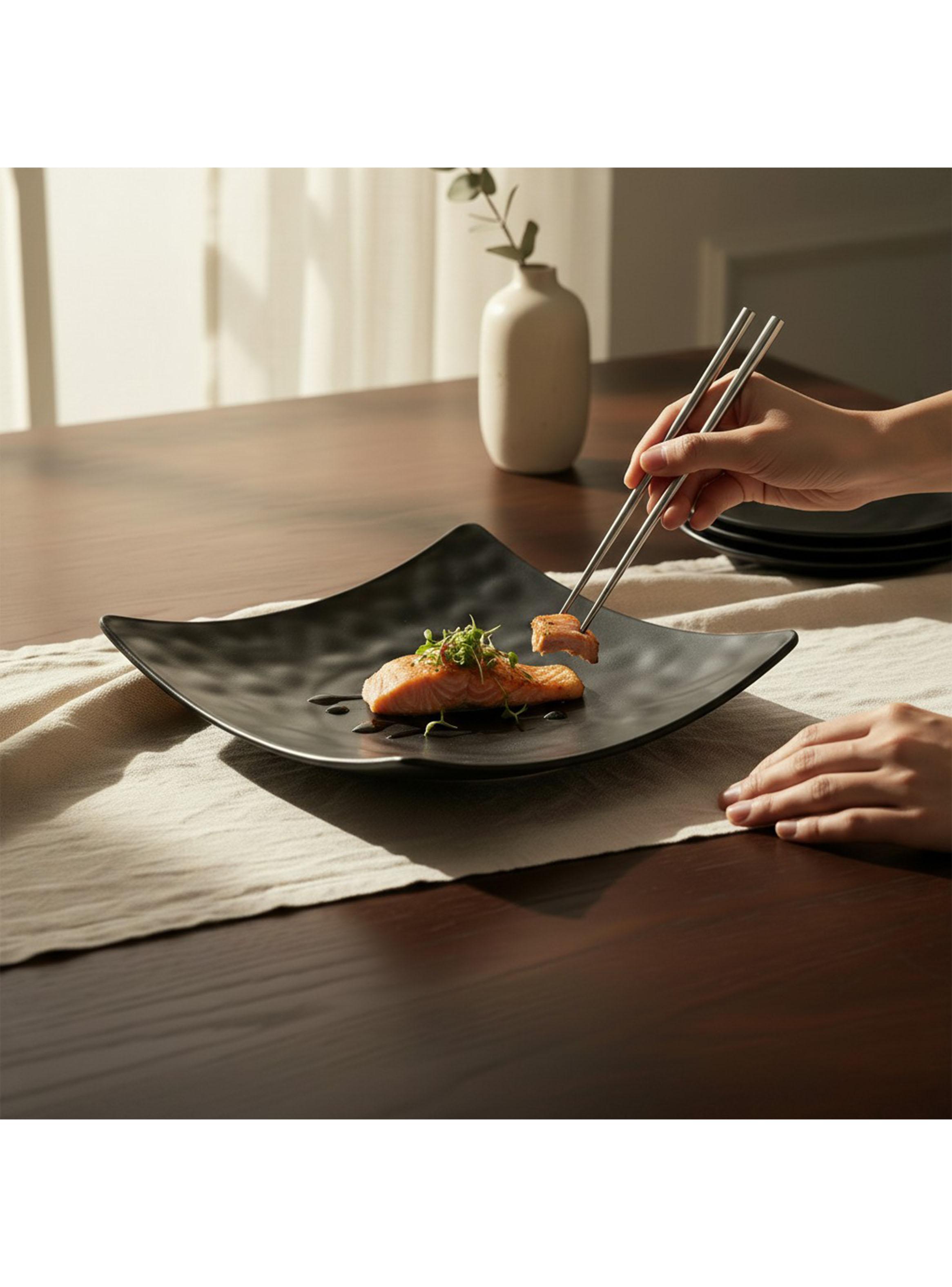Plato Decorativo Negro M-1