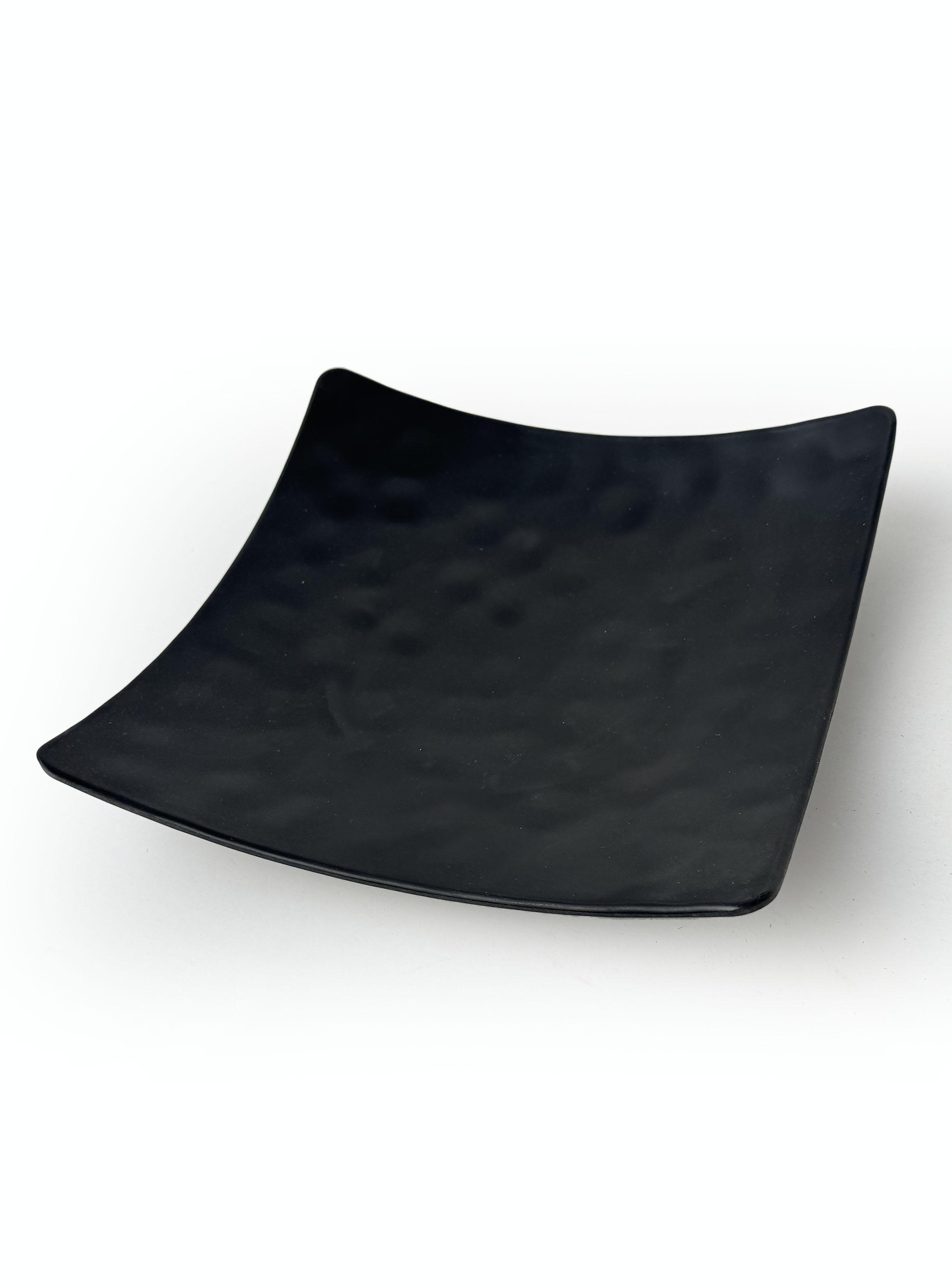 Plato Decorativo Negro M-0