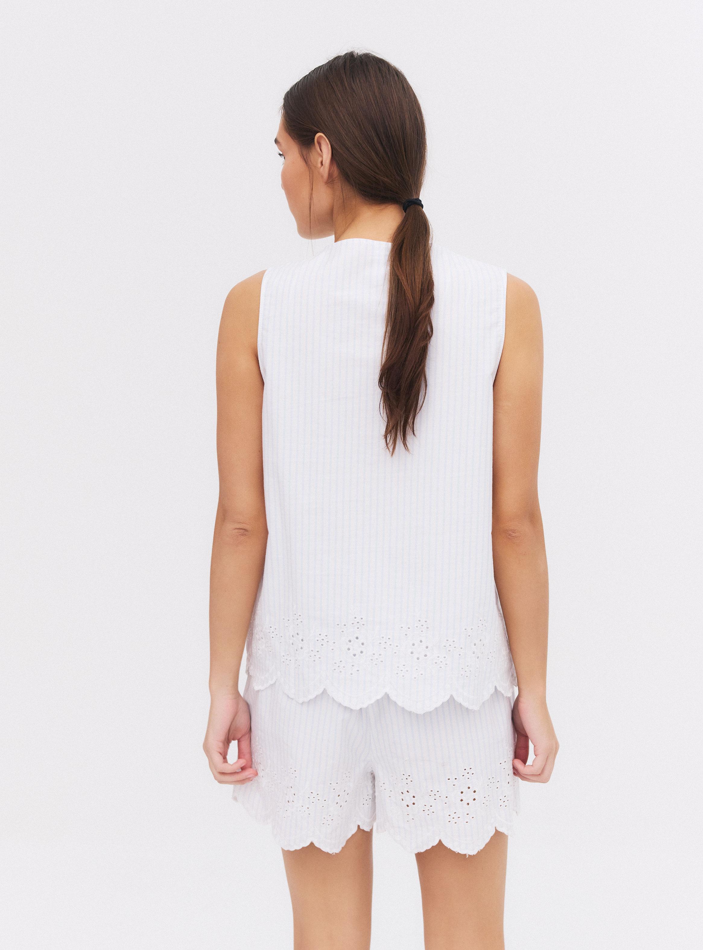 Pijama Rayado con Detalle de Broderie y Cintas-1