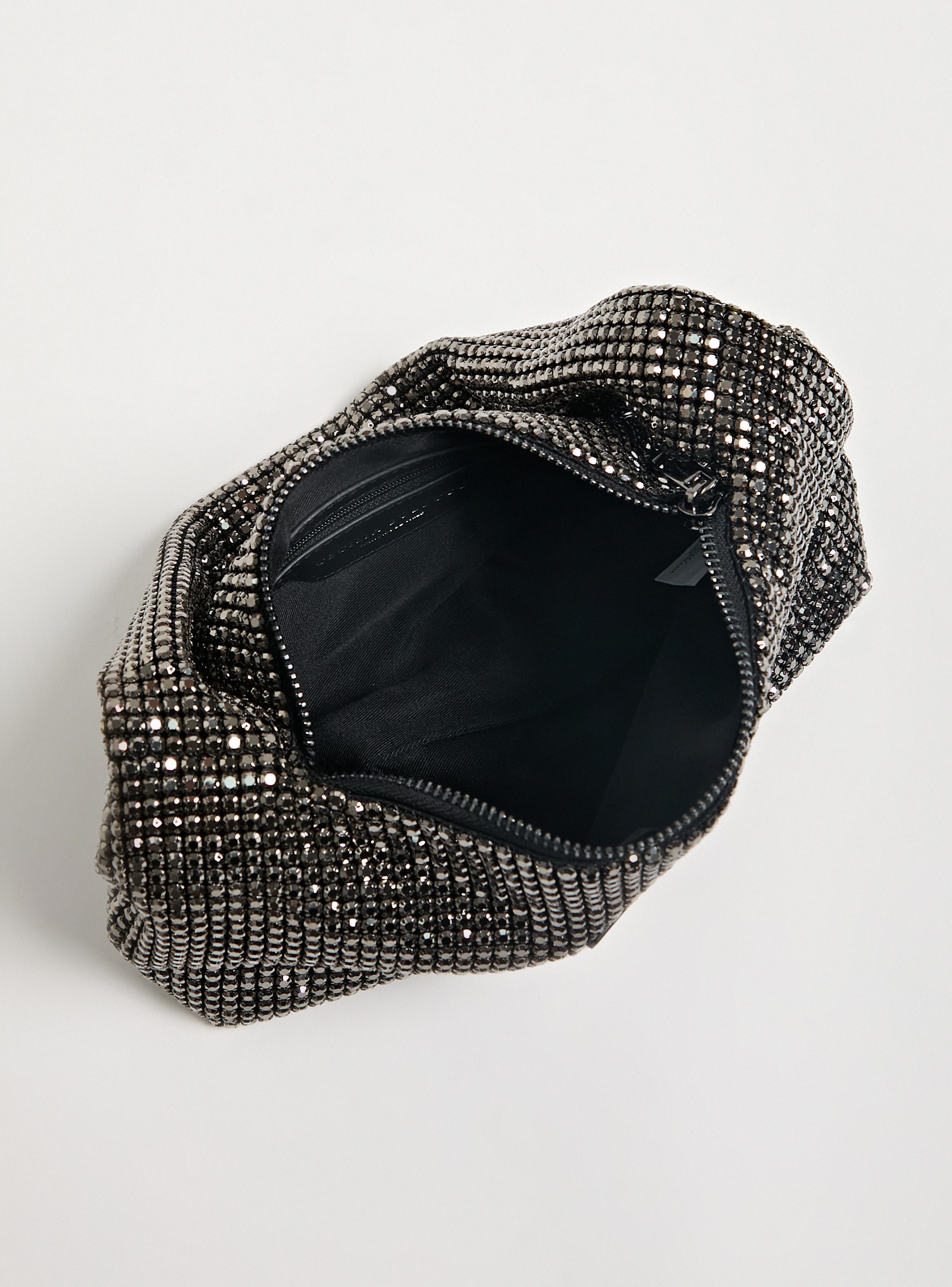 Cartera de Mano Strass y Logo Metálico-3
