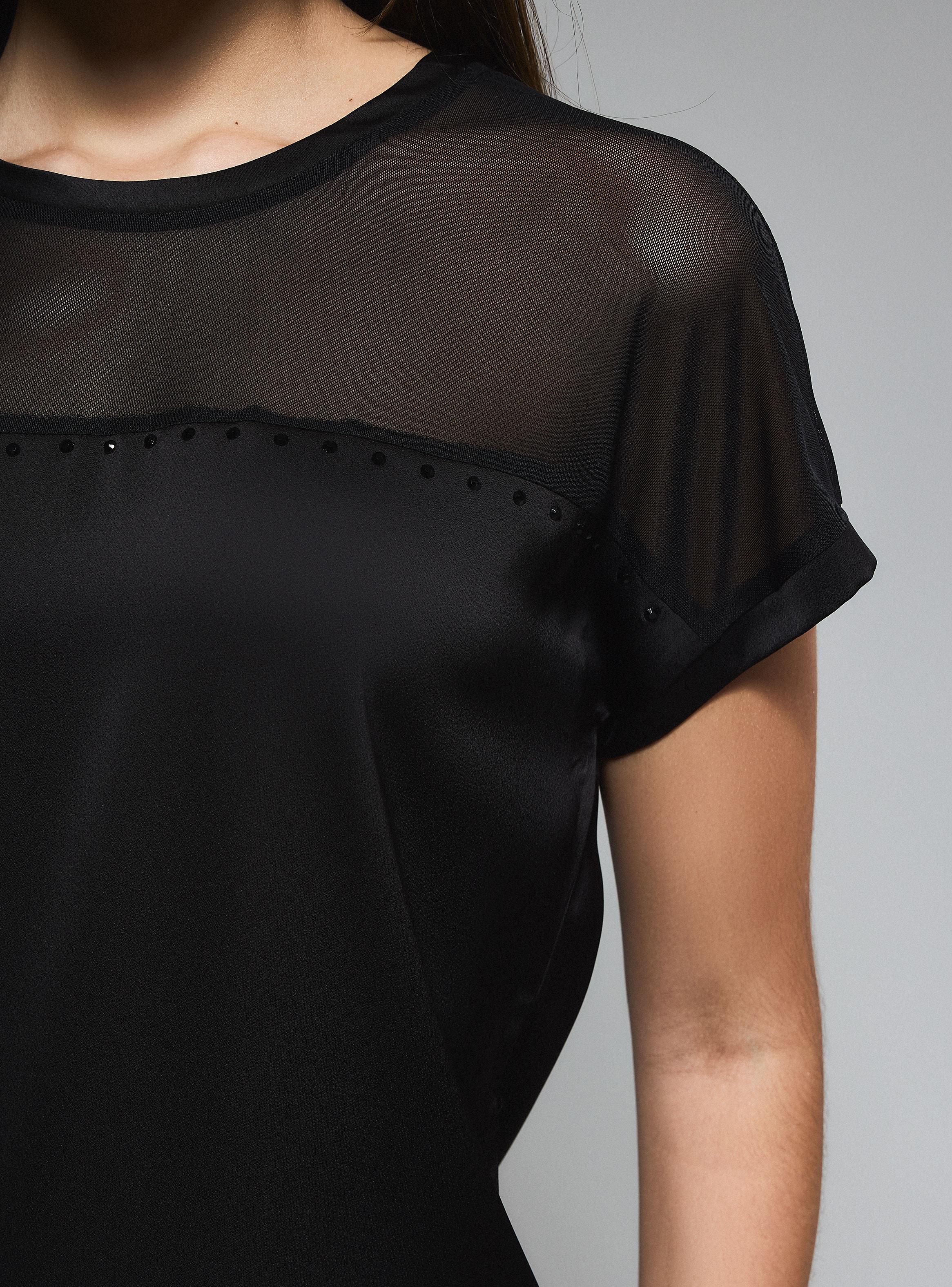 Polera Holgada Satinada con Malla​-3