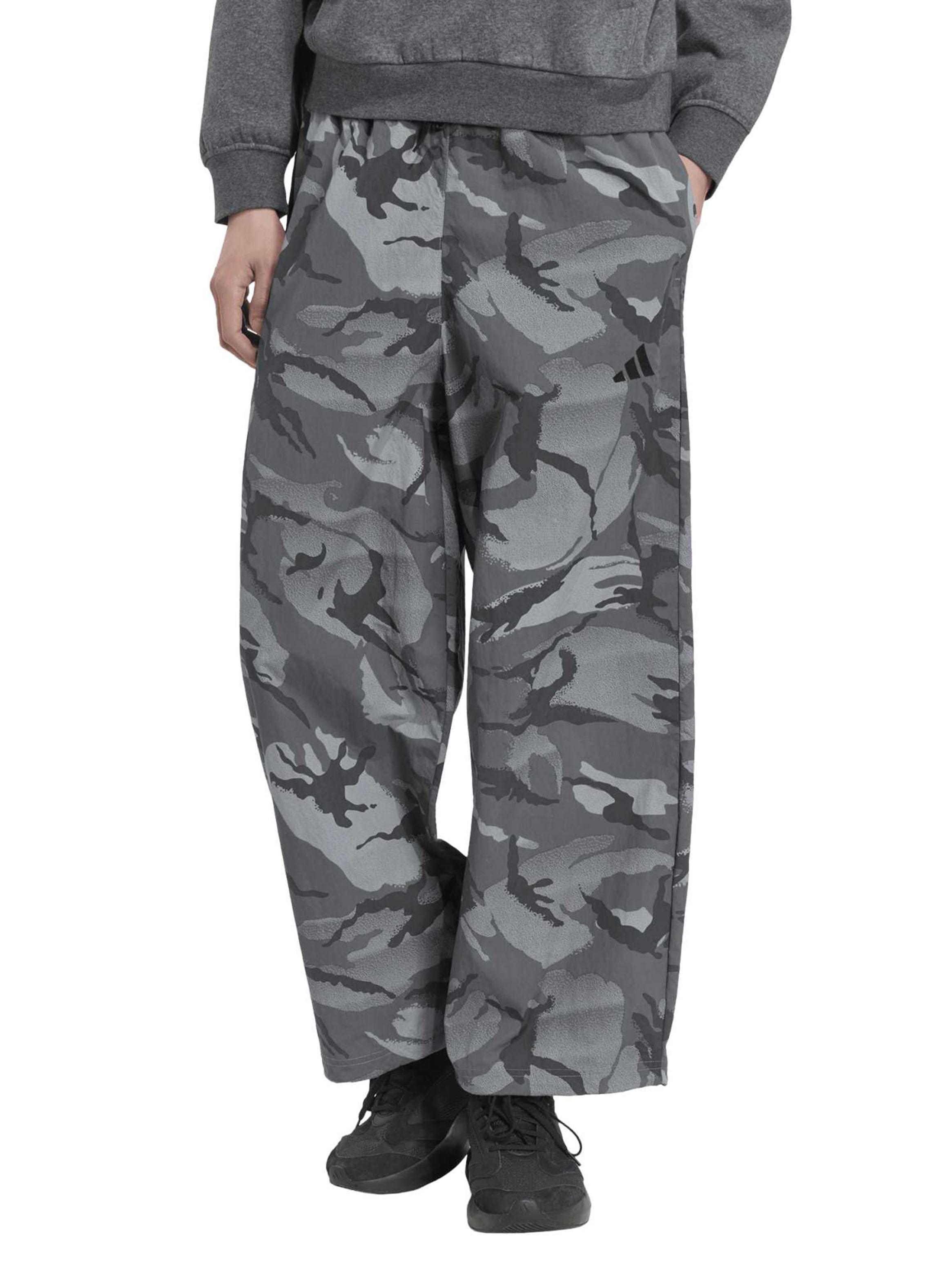 Pantalón Seasonal Essentials Camo Woven Parachute-0