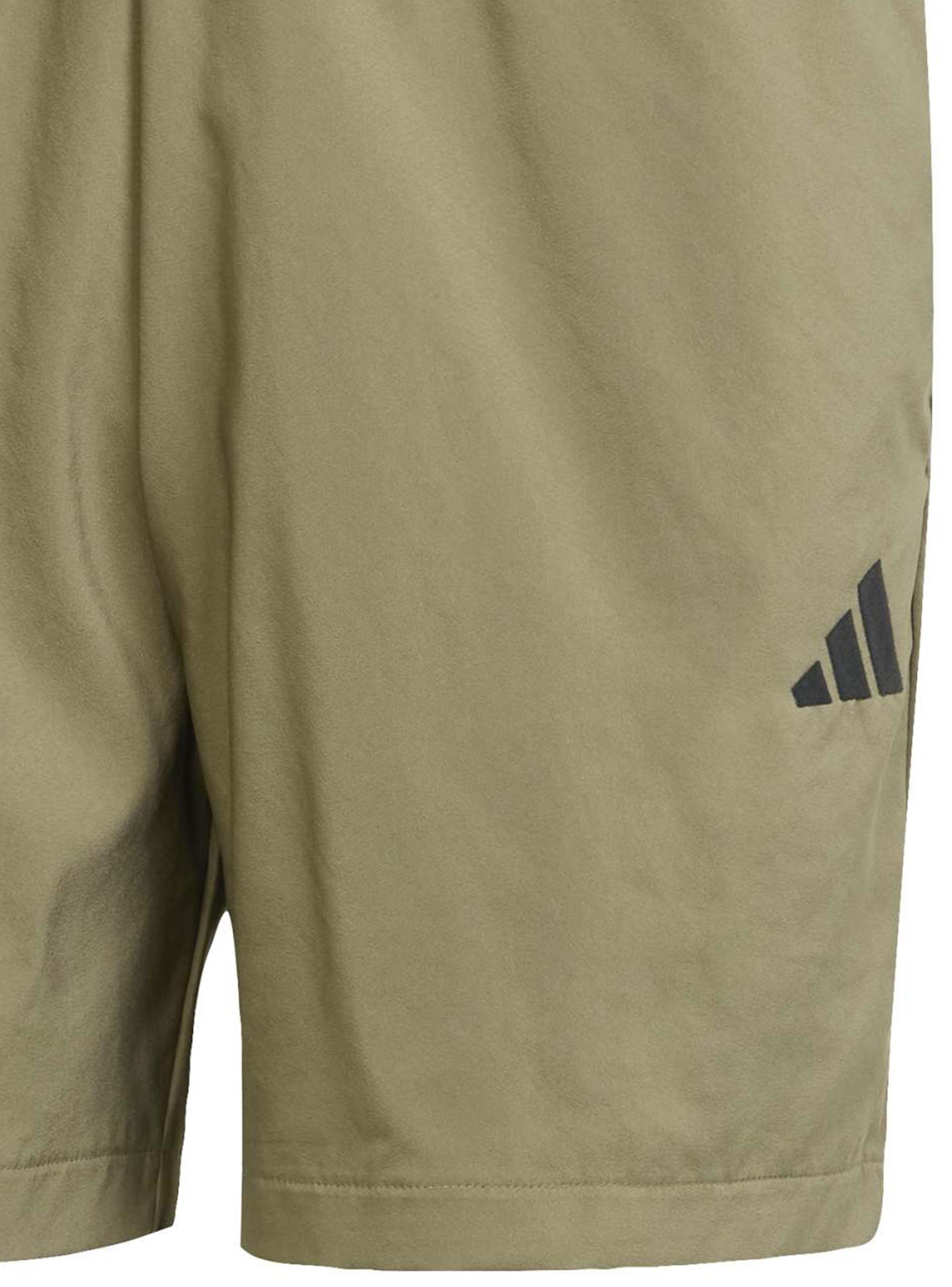 Short Chelsea Essentials Logo Pequeño-1