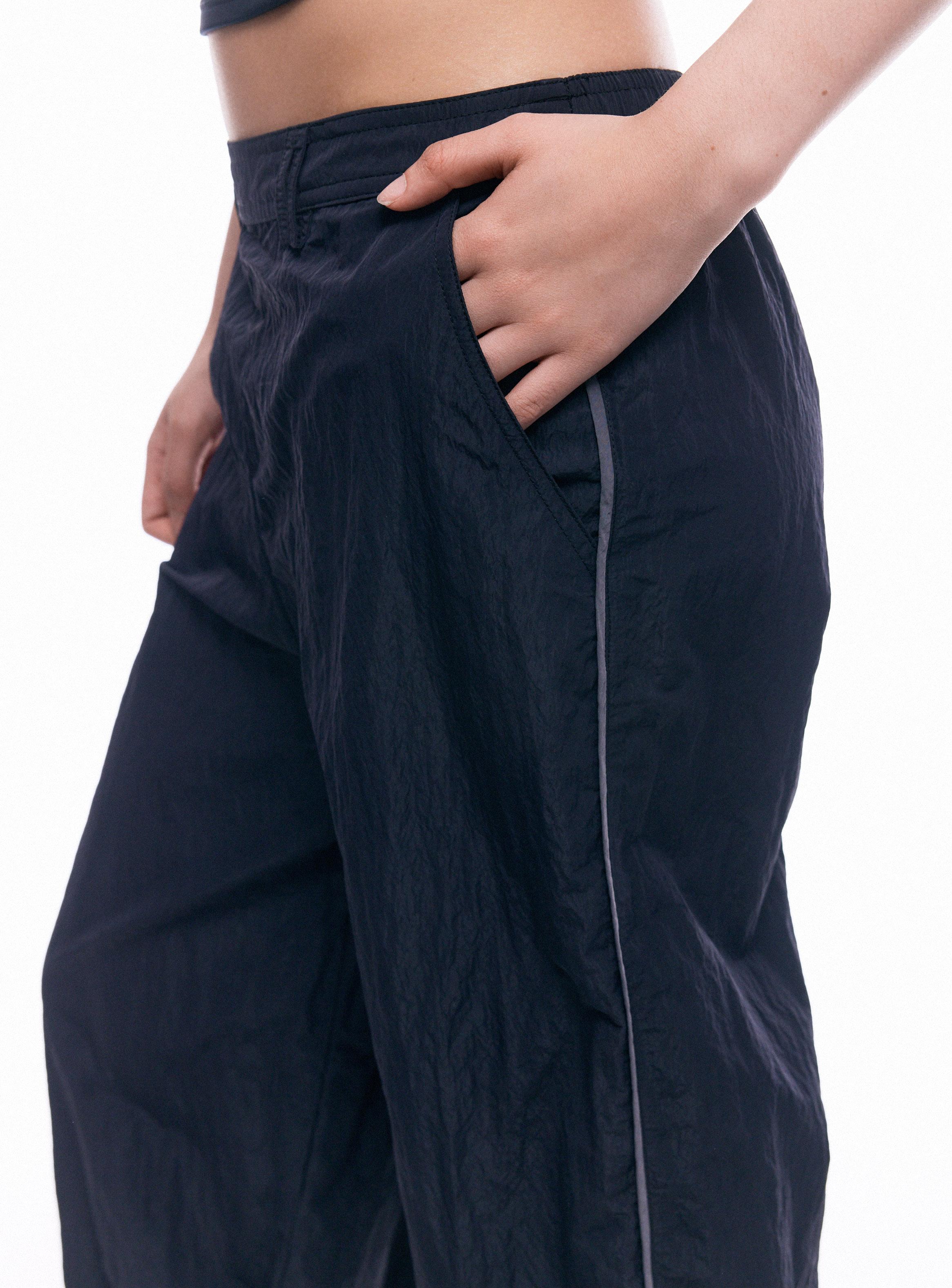Pantalón Tipo Capri con Amarra y Detalle en Costado-2