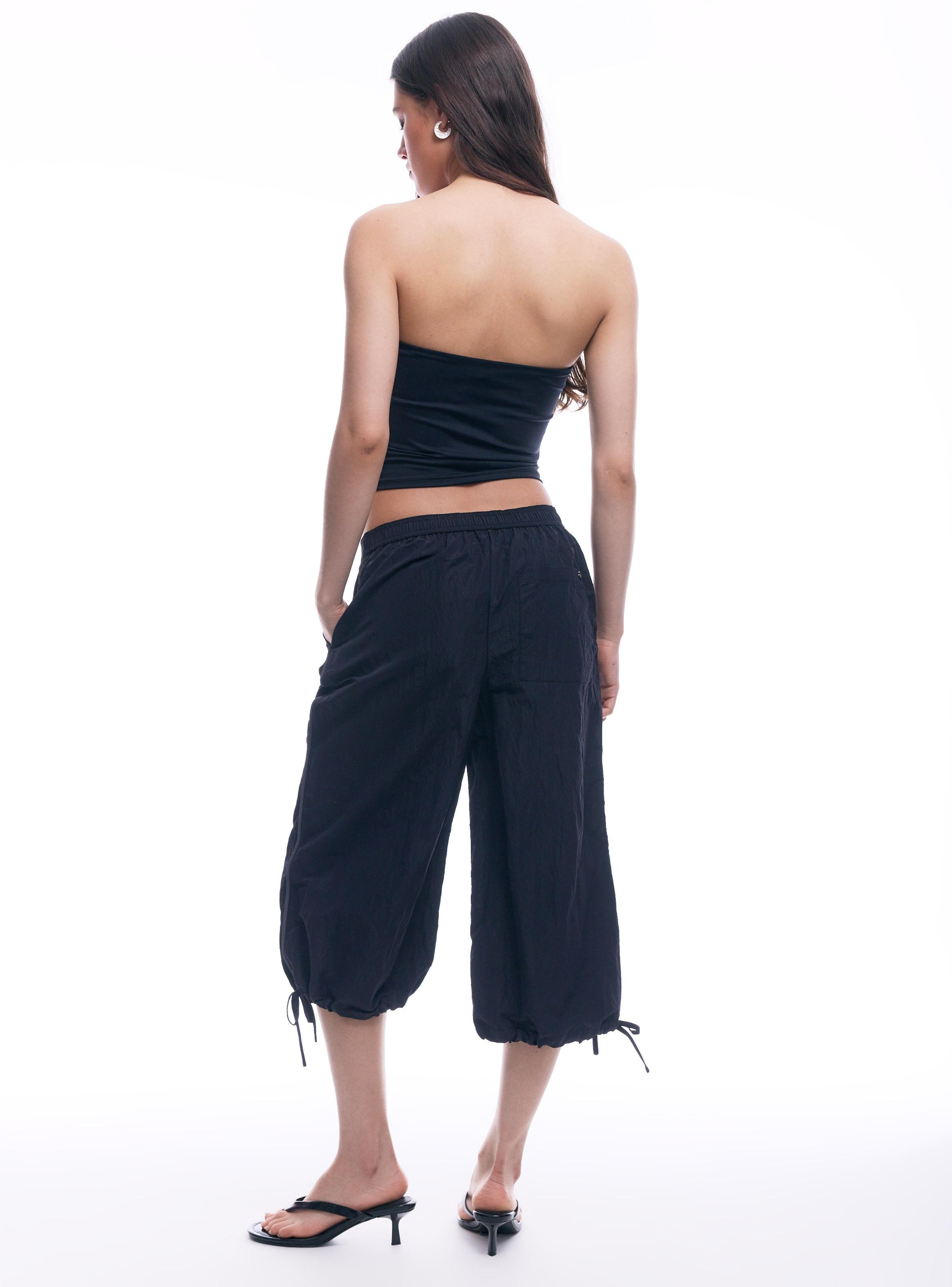 Pantalón Tipo Capri con Amarra y Detalle en Costado-5
