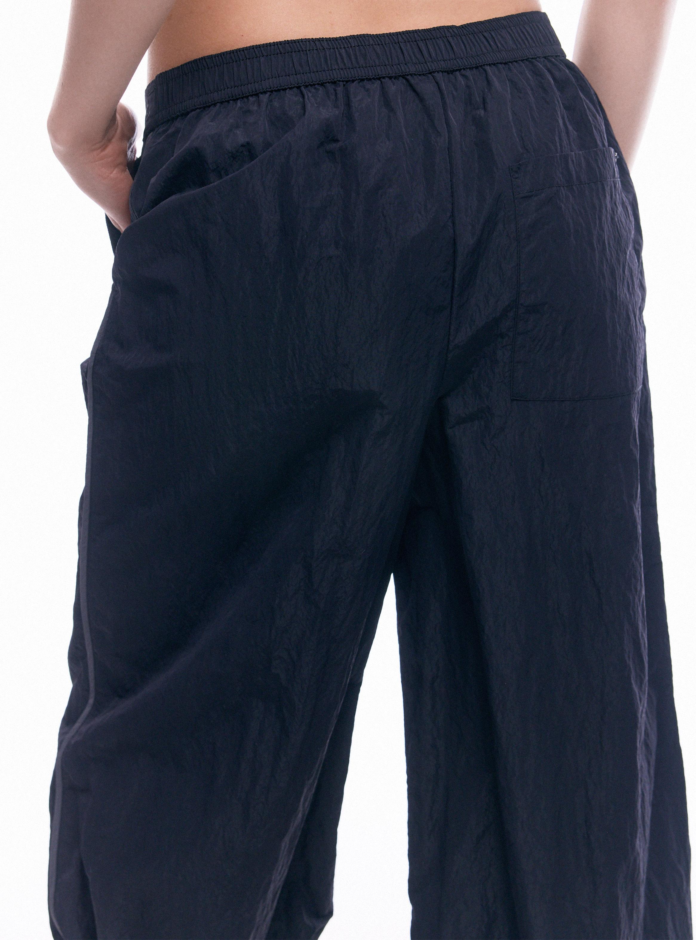 Pantalón Tipo Capri con Amarra y Detalle en Costado-3