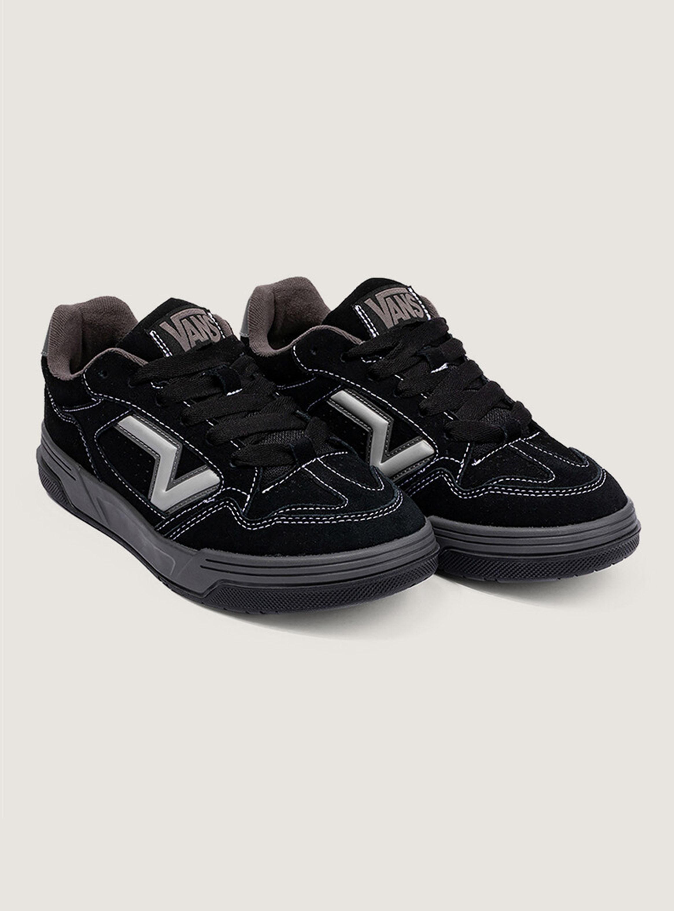 Zapatilla Urbana Negro Upland Hombre-1