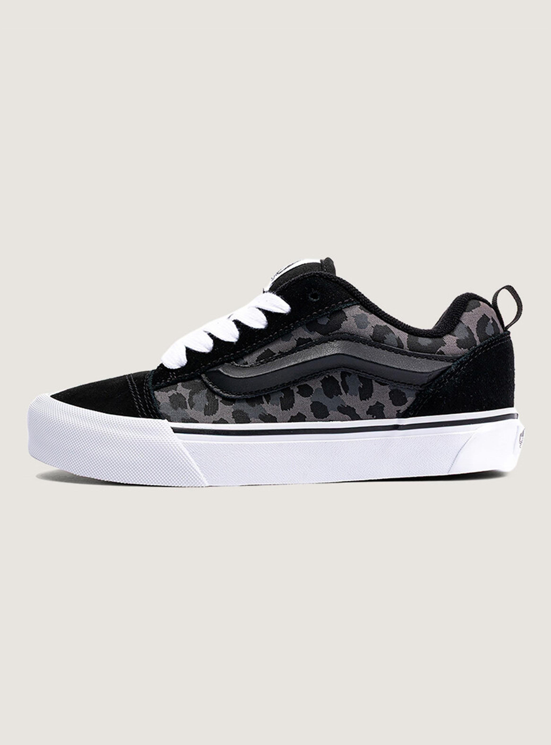 Zapatilla Urbana Negra Old Skool Mujer-2