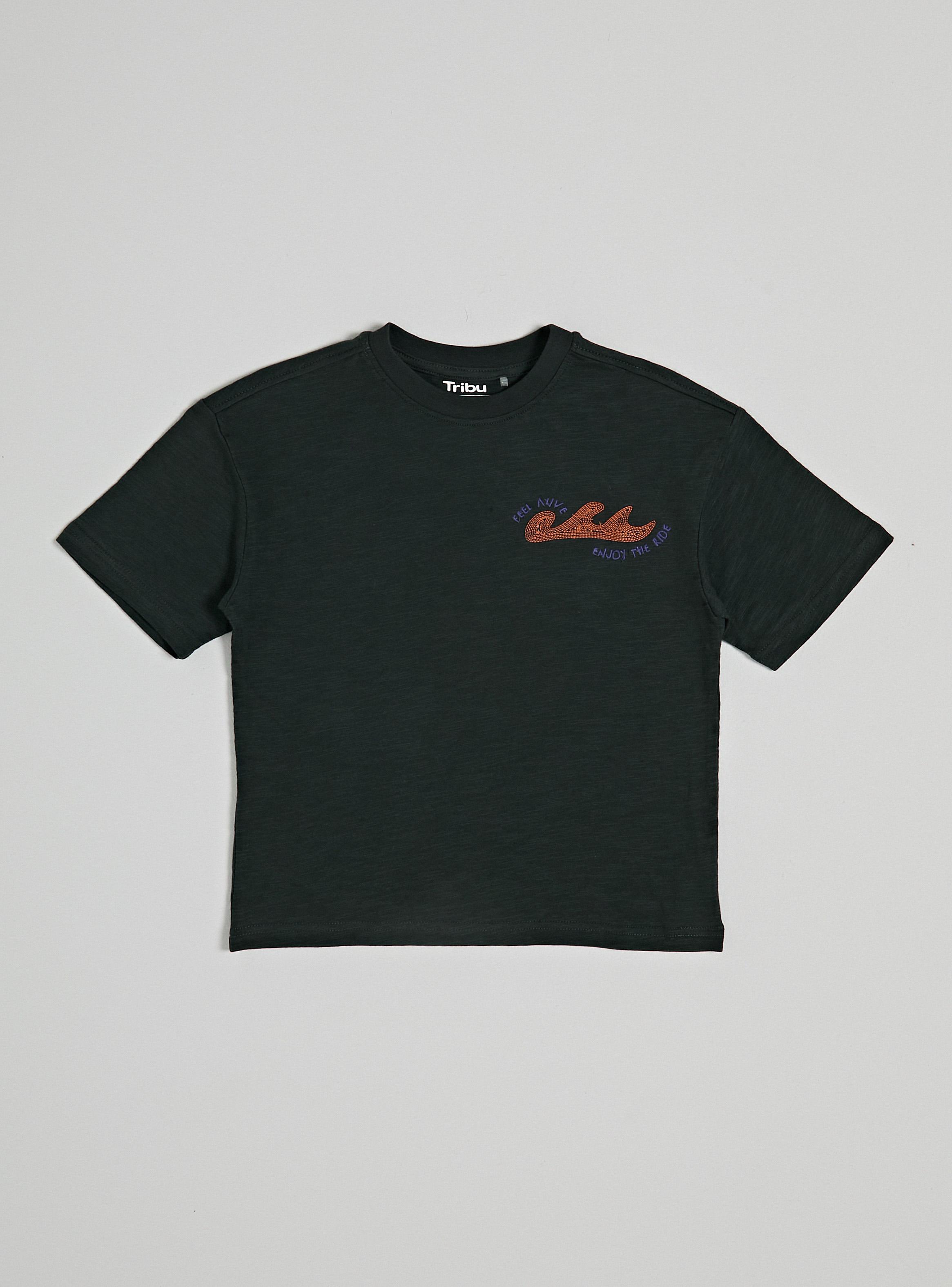 Polera Diseño Bordado En Espalda-1