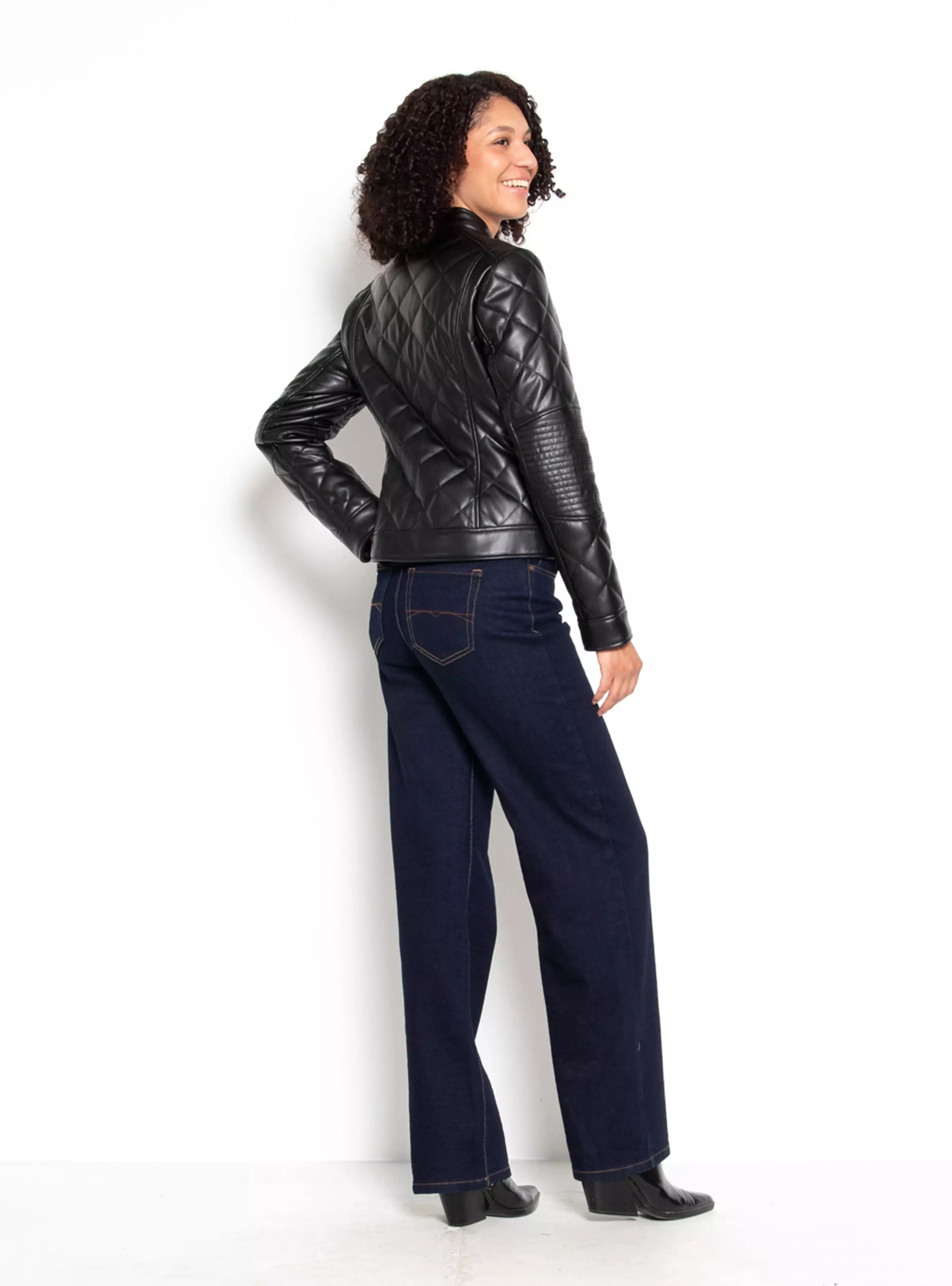 Chaqueta Manga Larga Ecocuero Diamond con Bolsillos-4