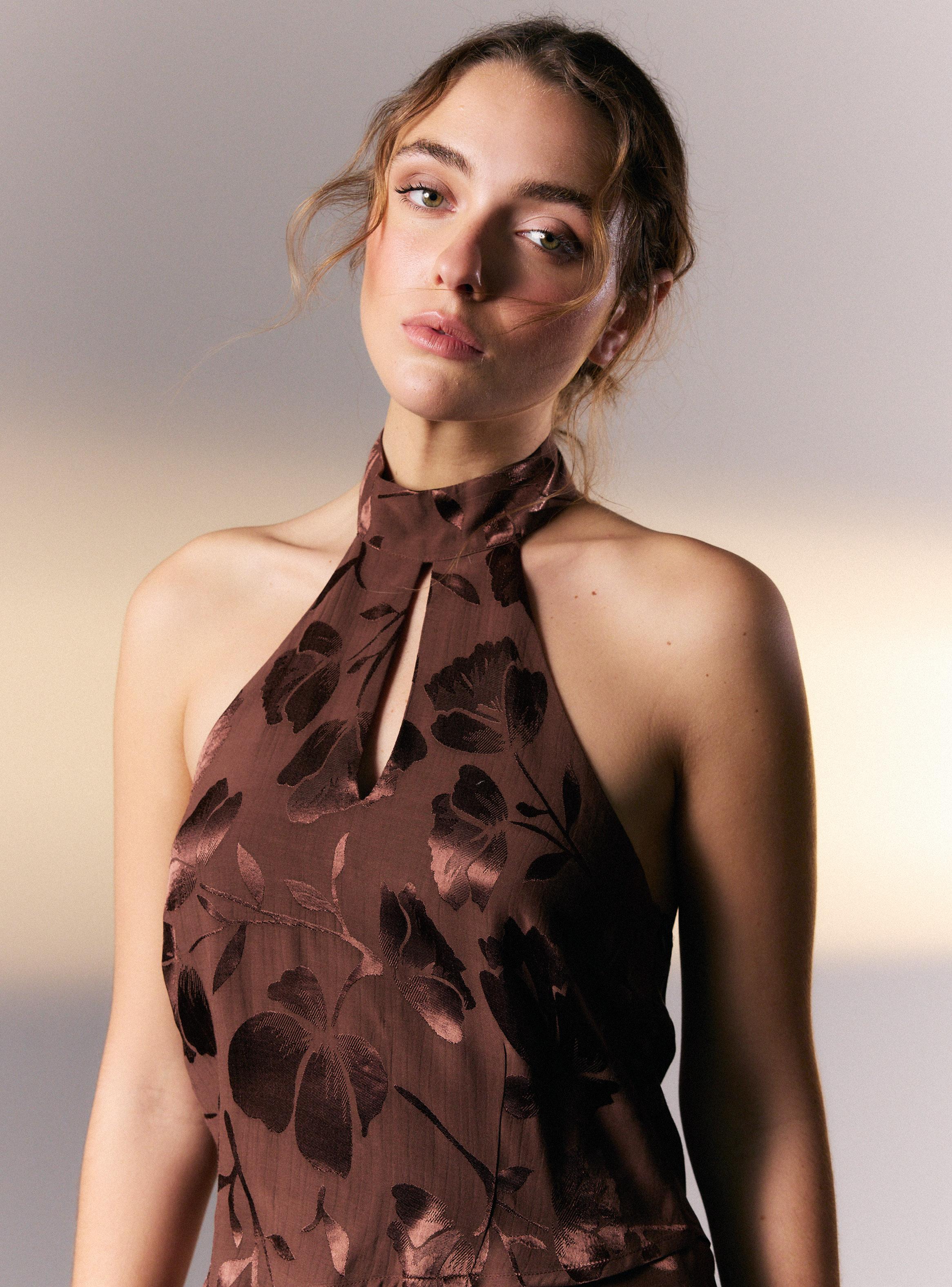 Blusa Halter Cut Out Jacquard Colaboración Eliora-2
