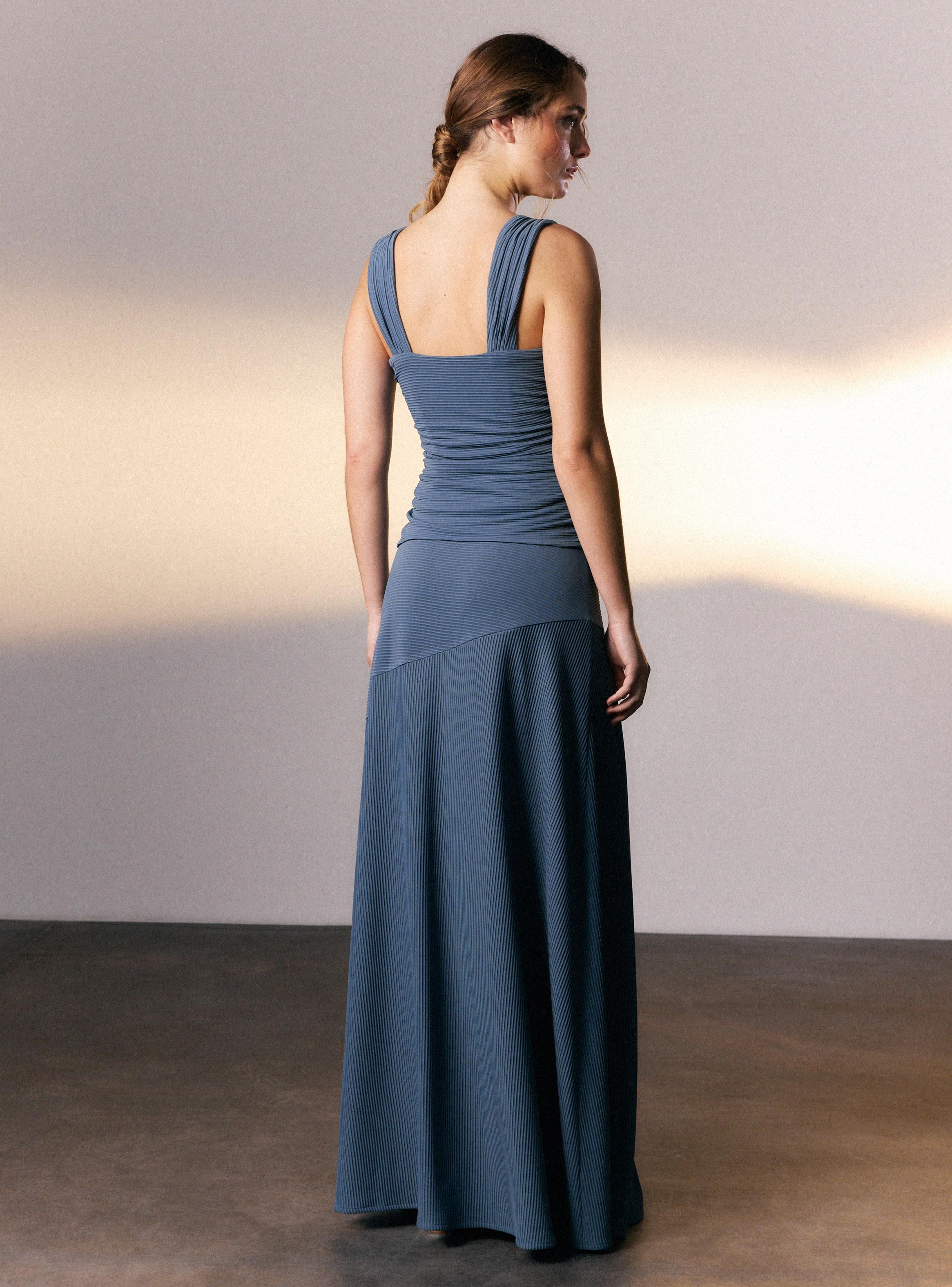 Falda Maxi Corte Diagonal con Textura Colaboración Eliora-5