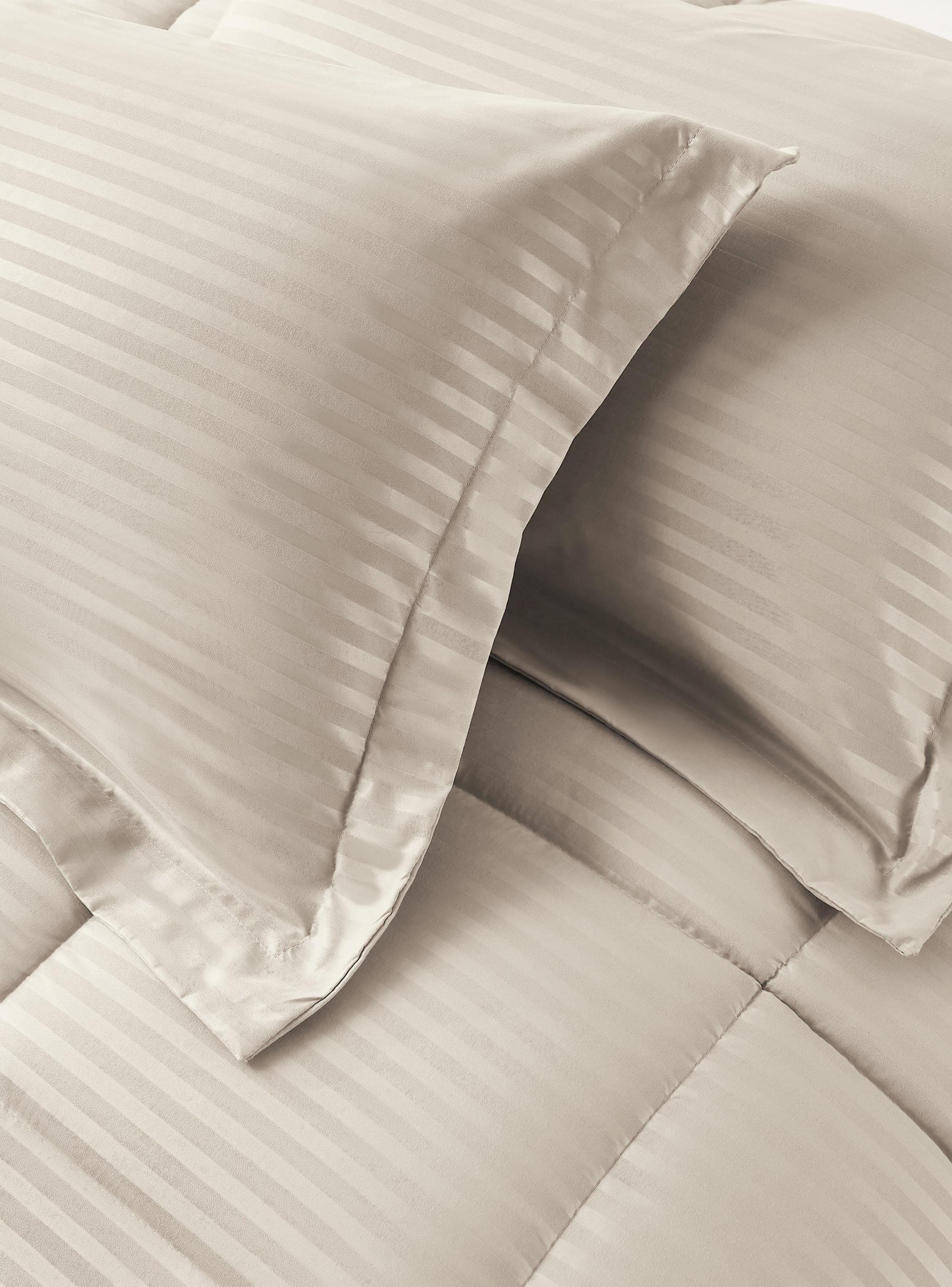 Plumón Microfibra Embossed Beige Súper King-1