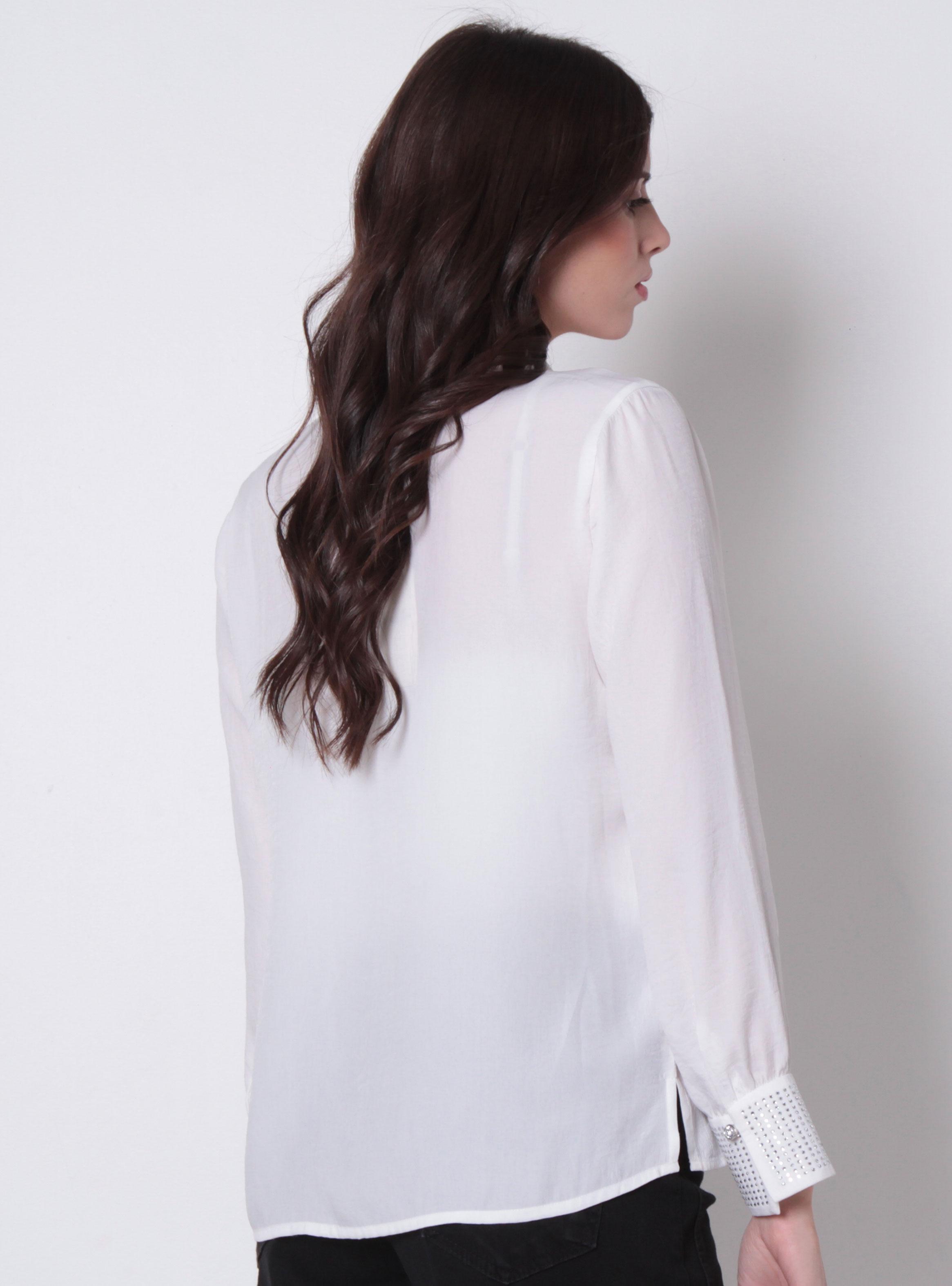 Blusa Abotonada en Delantero con Aplicación en Puños-1