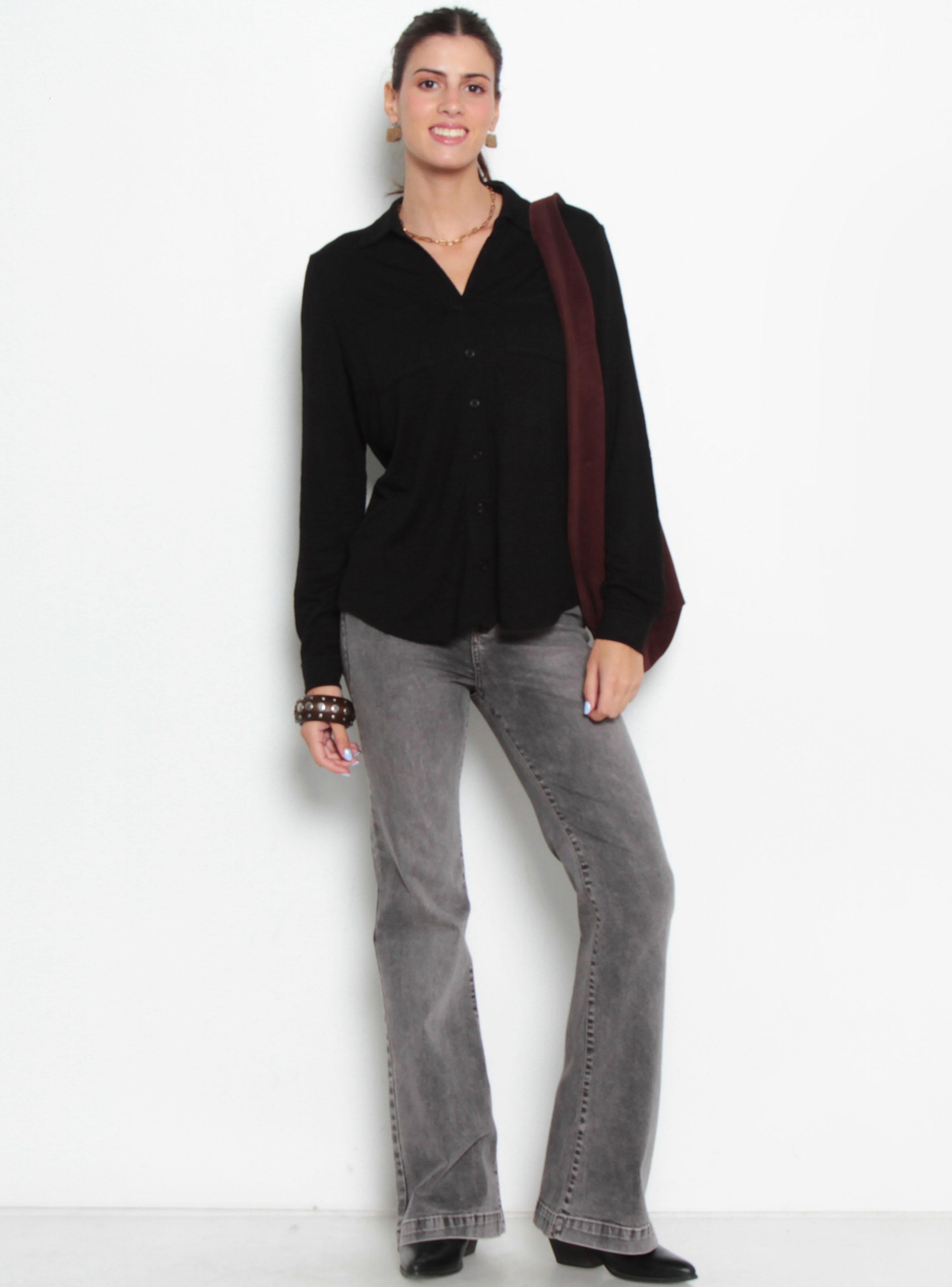 Blusa Manga Larga con Bolsillo Escote V-3