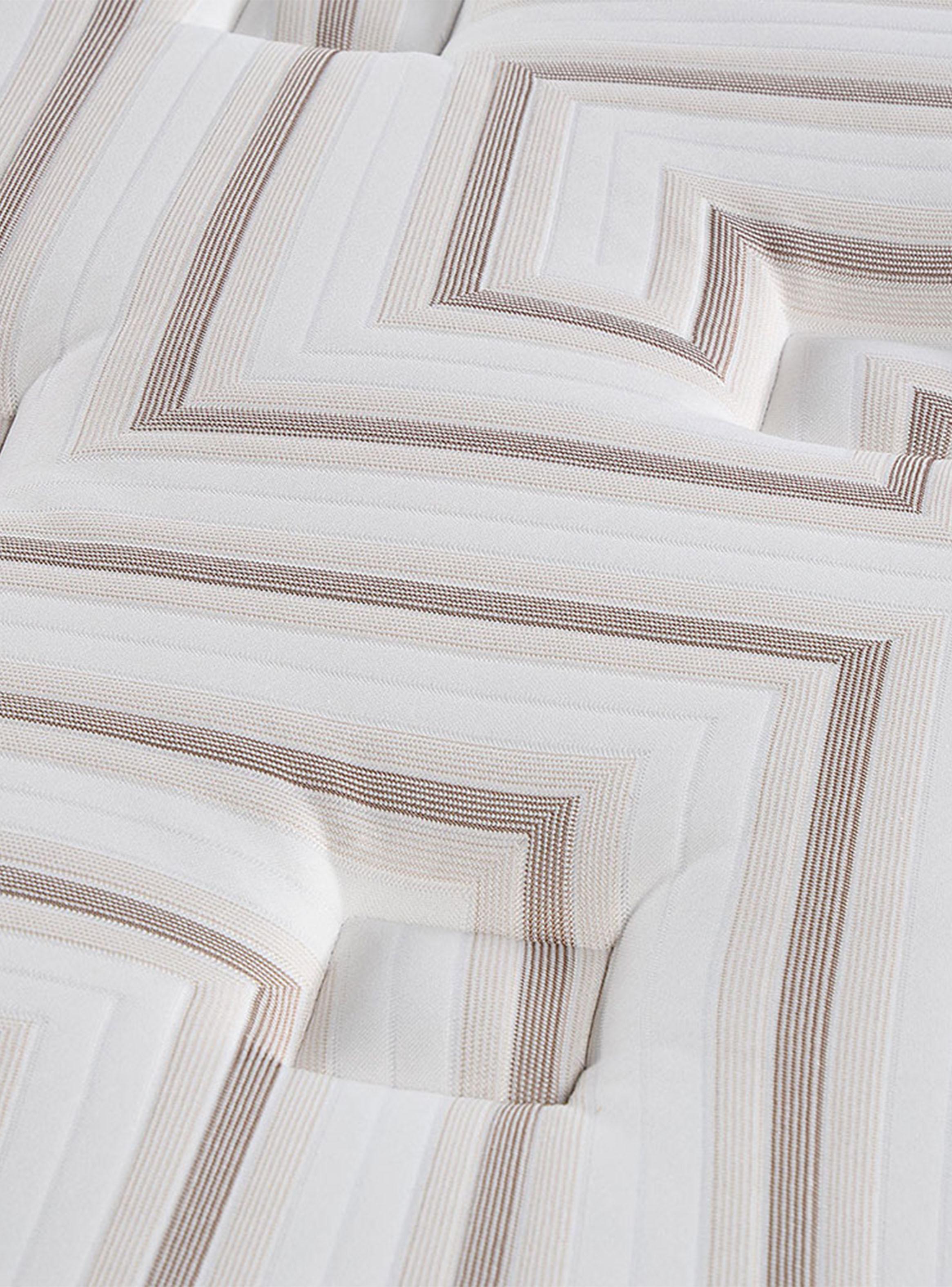 Cama Europea 2 Plazas Nest 1.50x2.00 cm Base Dividida Respaldo Melrose-4