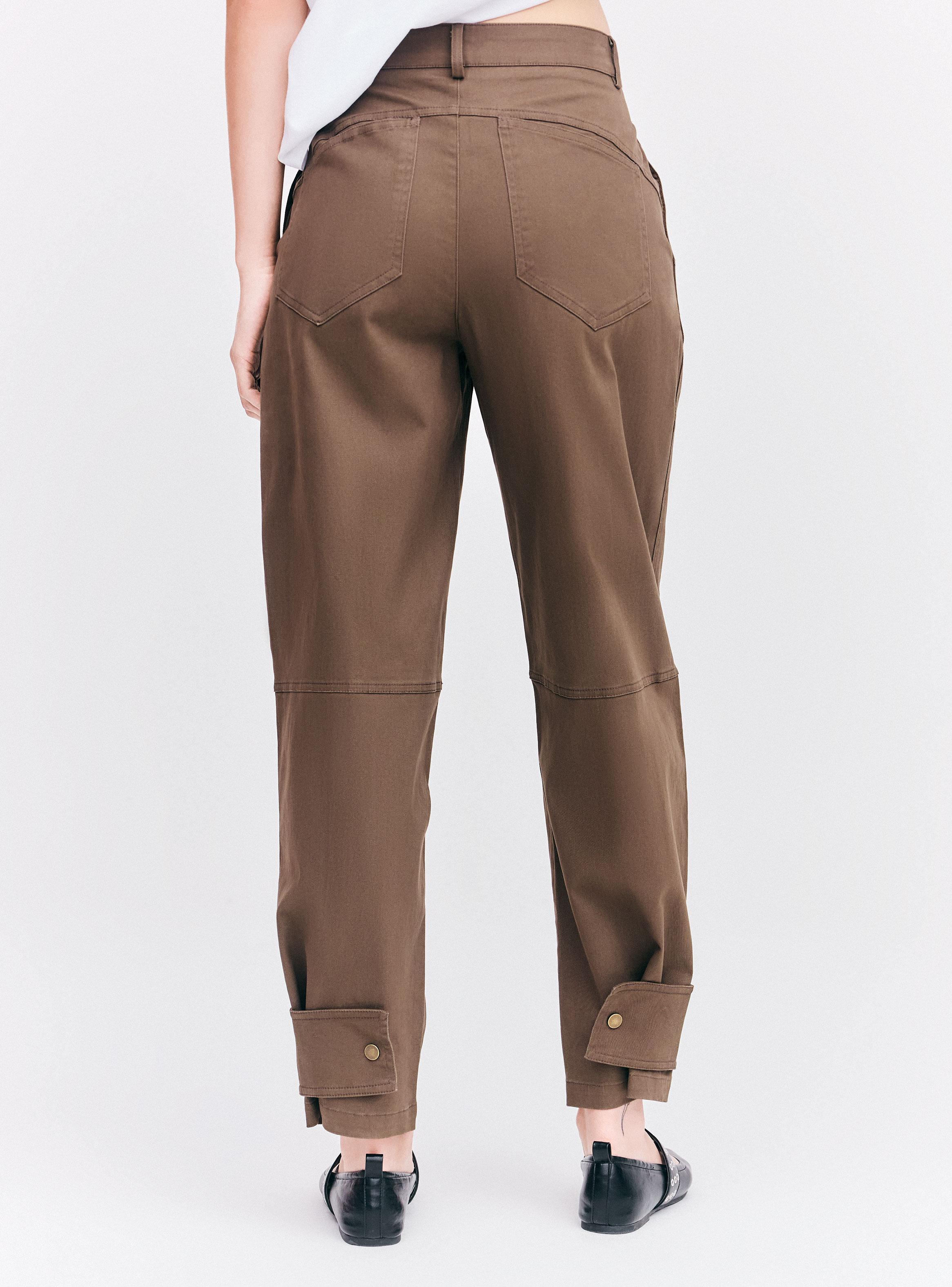 Pantalón Regular Fit Tiro Medio Botones Decorativos-1