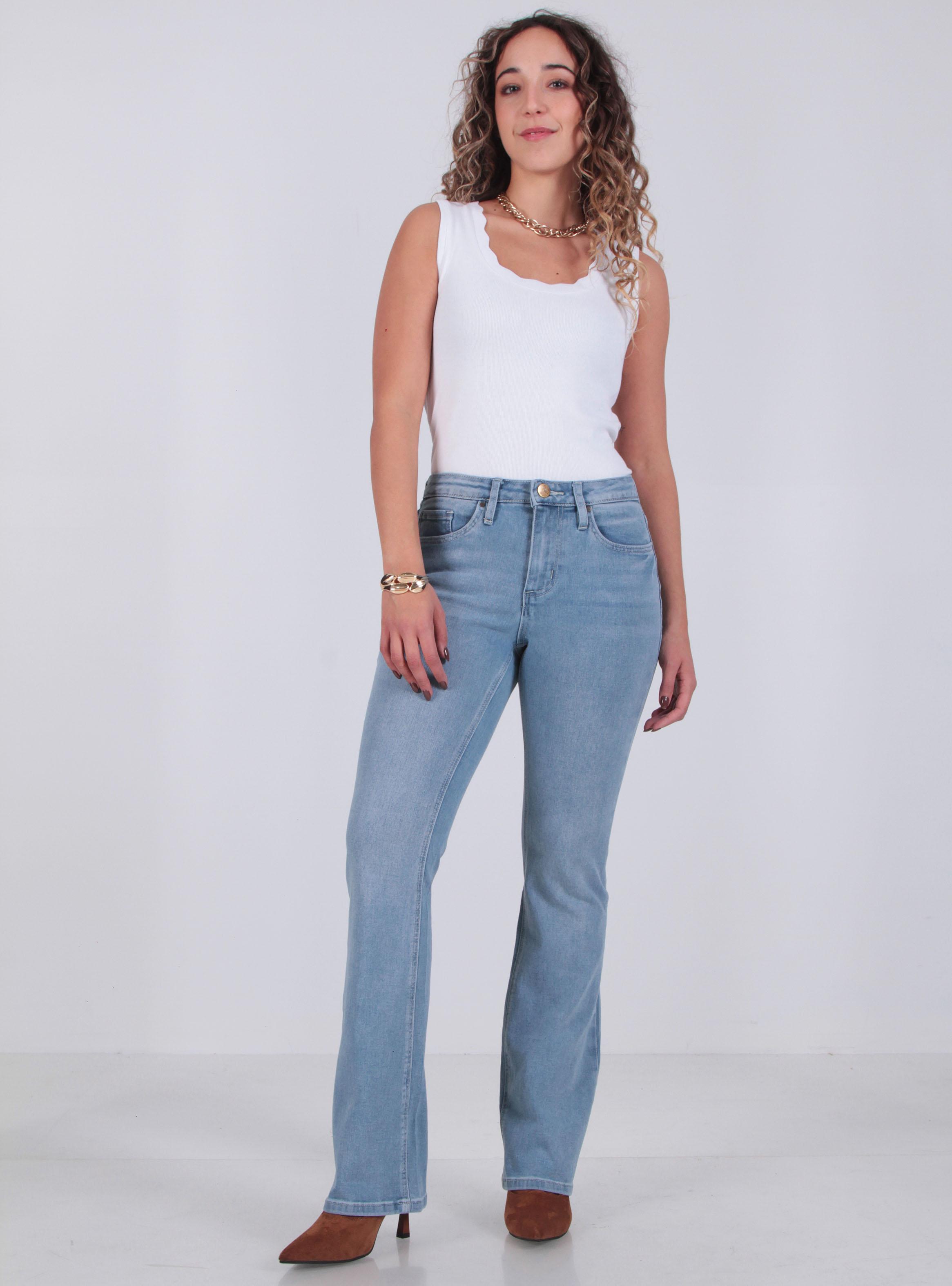 Jeans Recto Tiro Medio Pretina Básica de 1 Botón-3