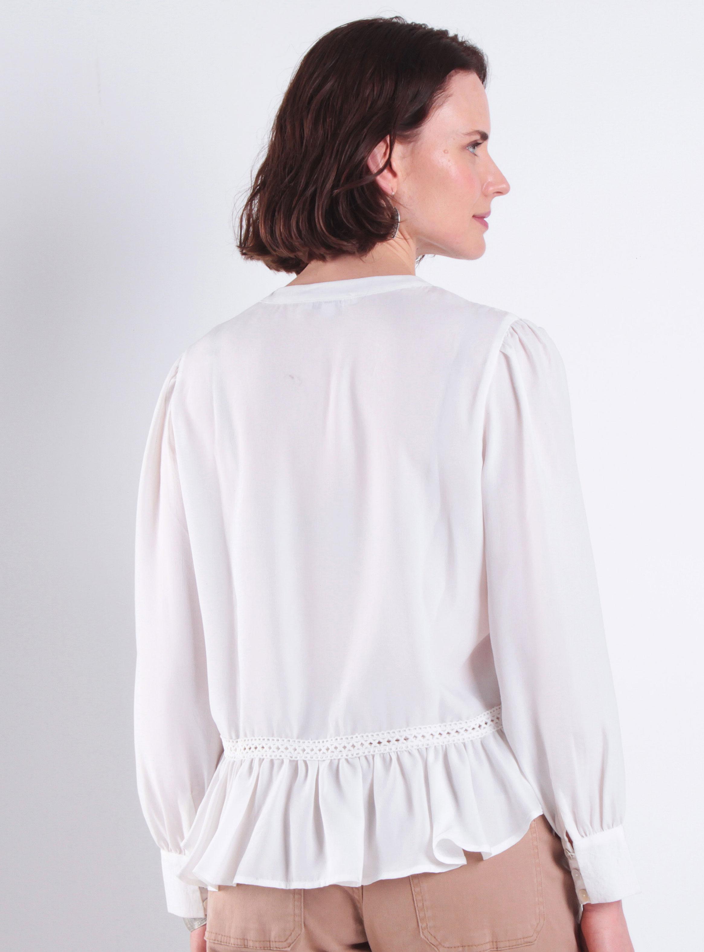 Blusa Manga Larga Bordery Escote V-1