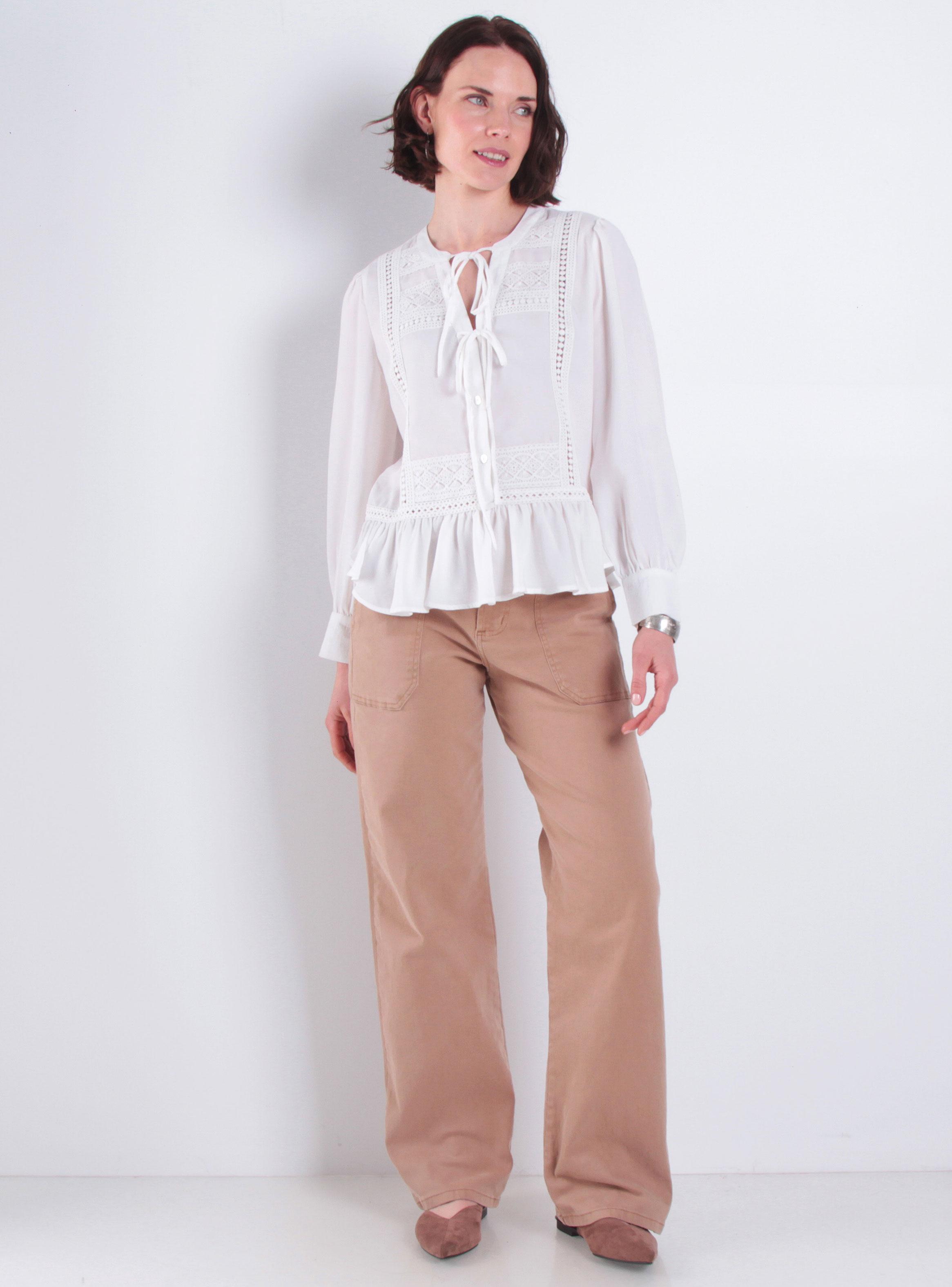 Blusa Manga Larga Bordery Escote V-3