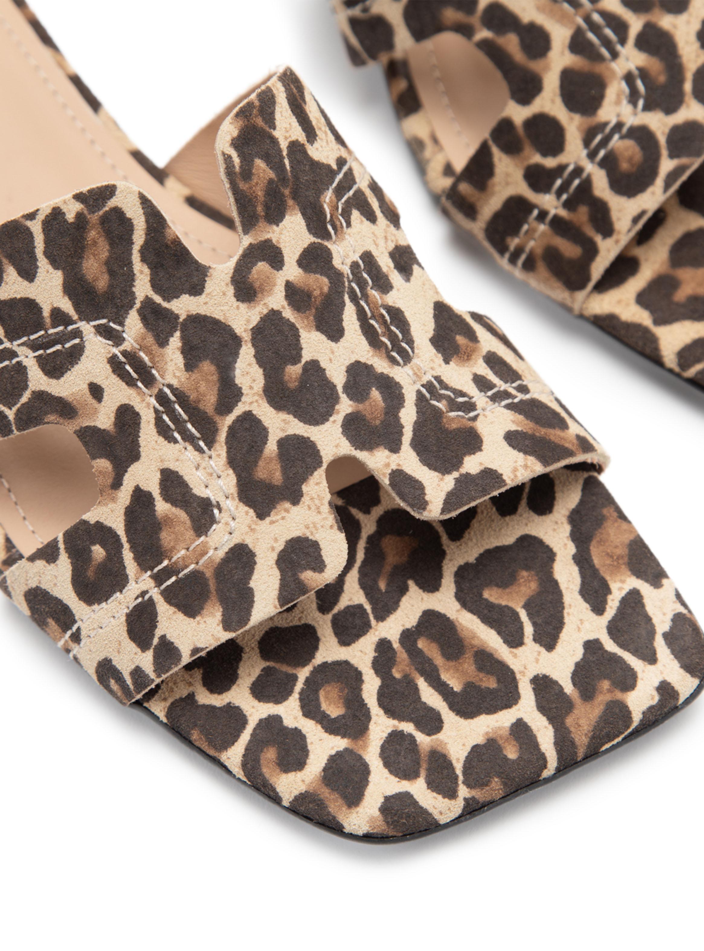 Sandalia Samy Leopardo 661421 Cuero Mujer-5