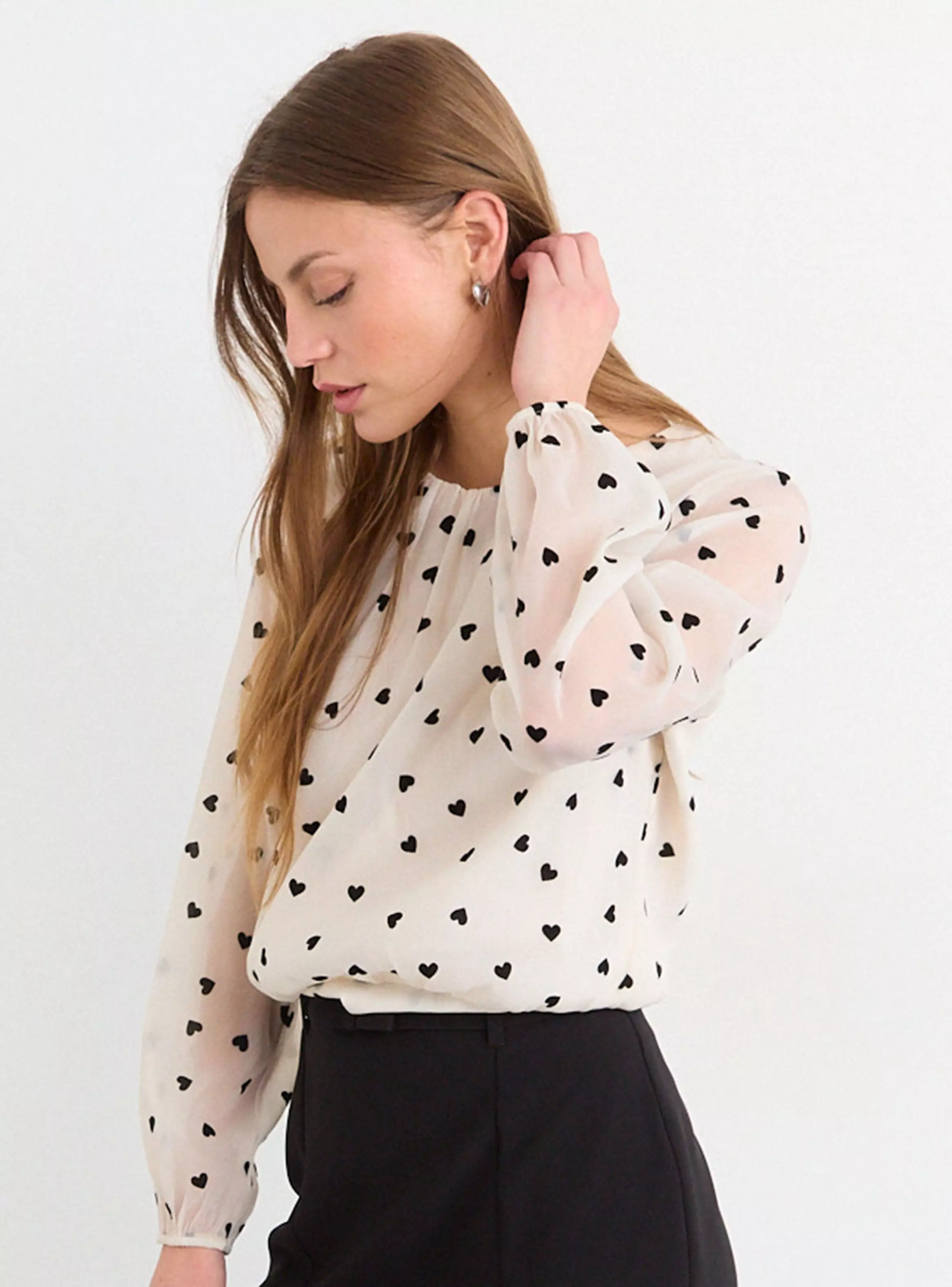 Blusa Fantasía Estampado Corazones-2