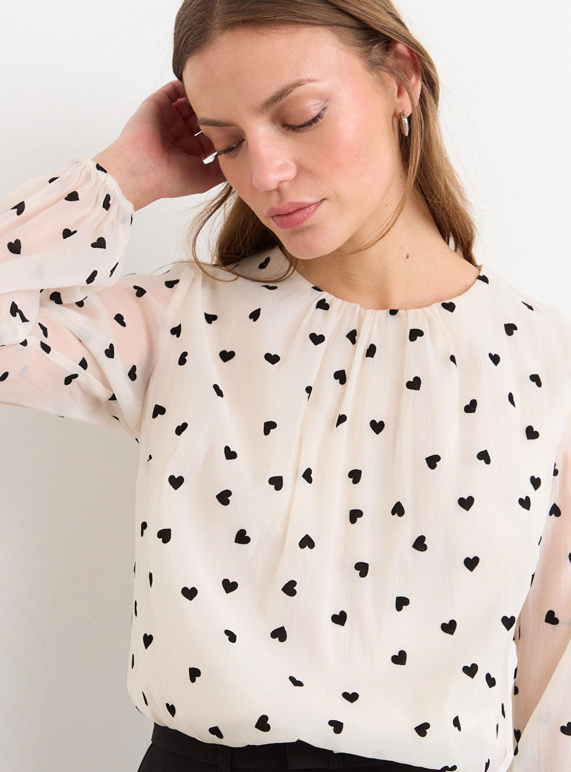 Blusa Fantasía Estampado Corazones-3