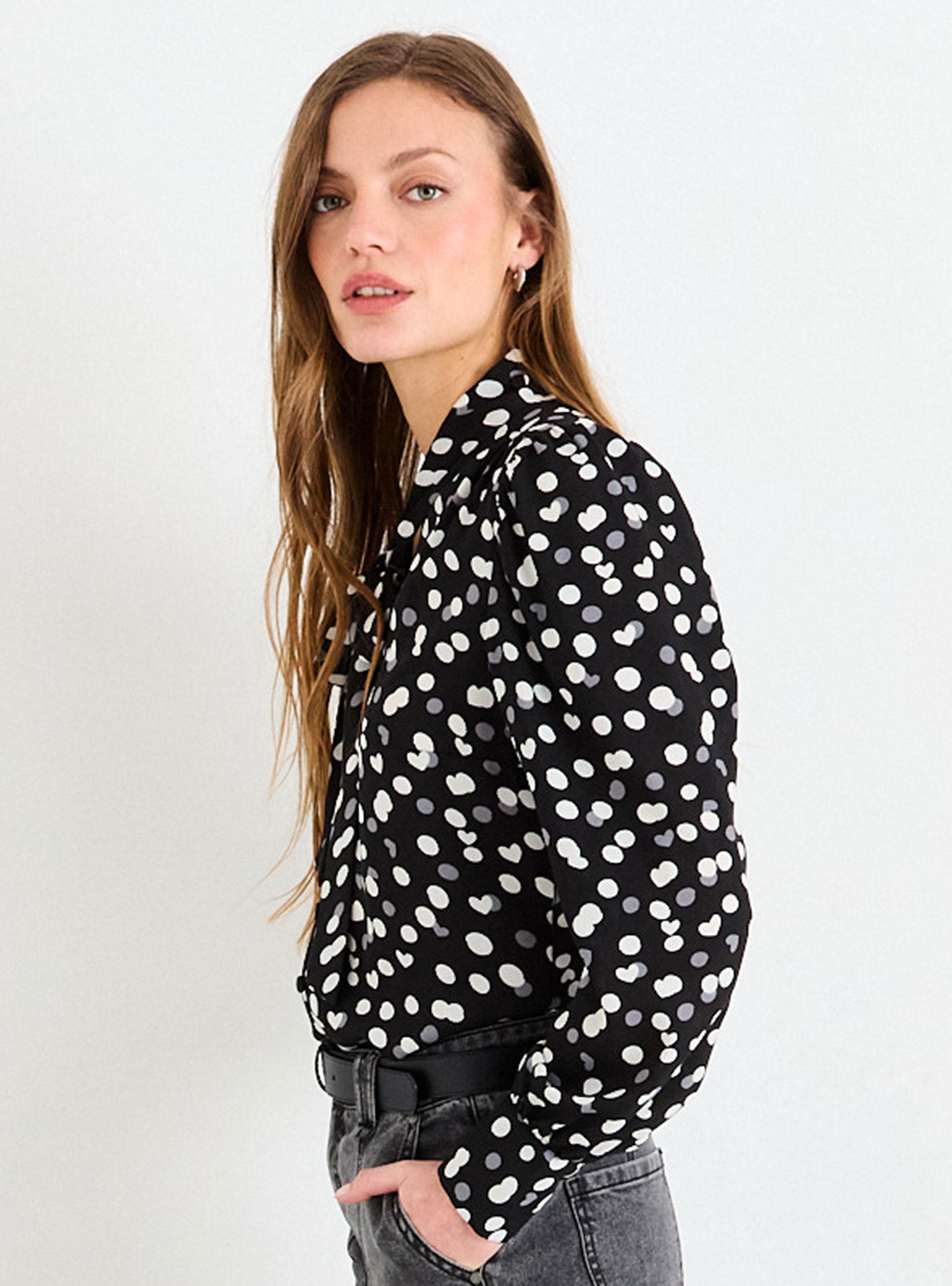 Blusa Fantasía con Detalle en el Cuello-2