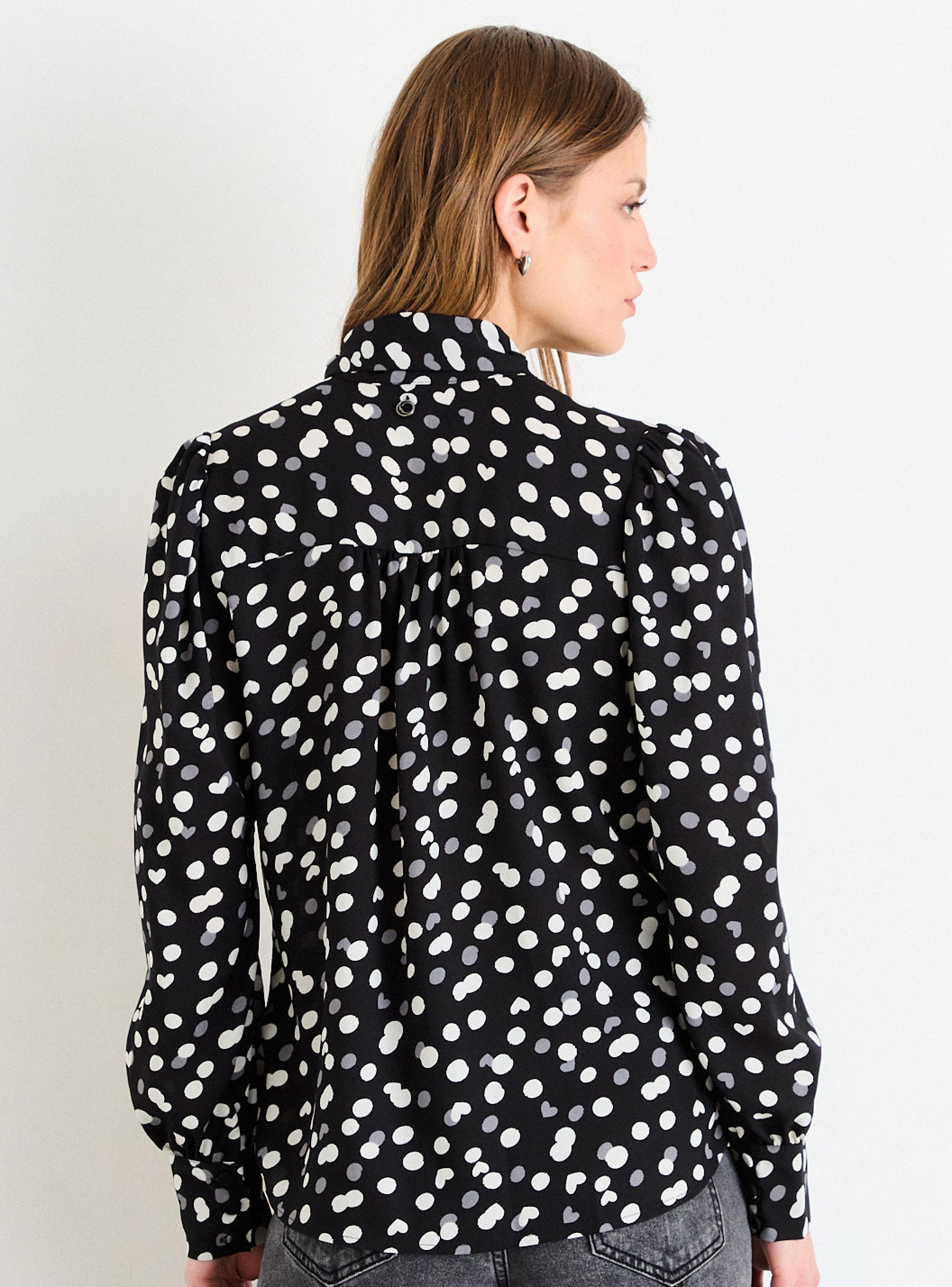 Blusa Fantasía con Detalle en el Cuello-1