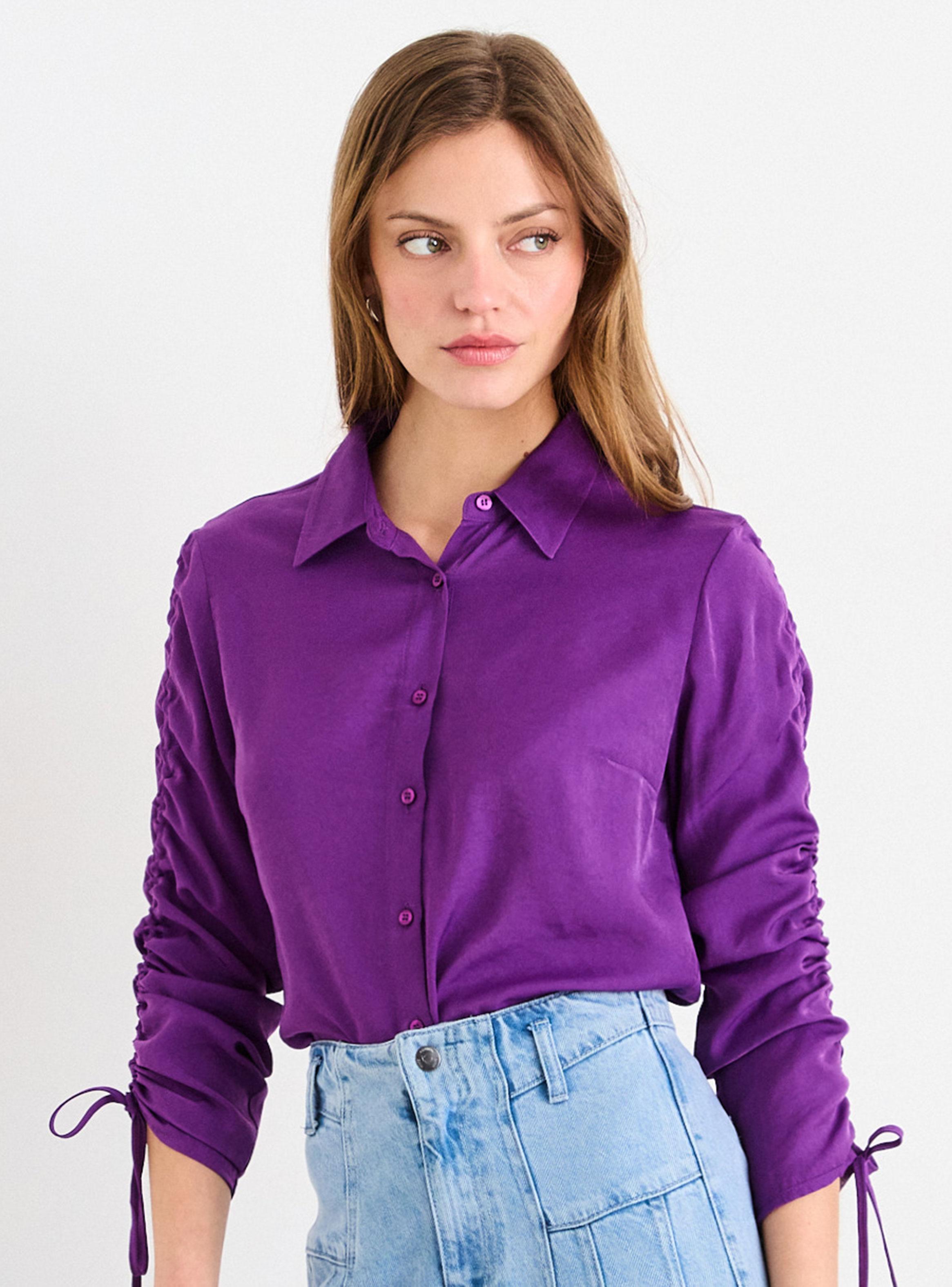 Blusa Lisa con Botón Regular-0