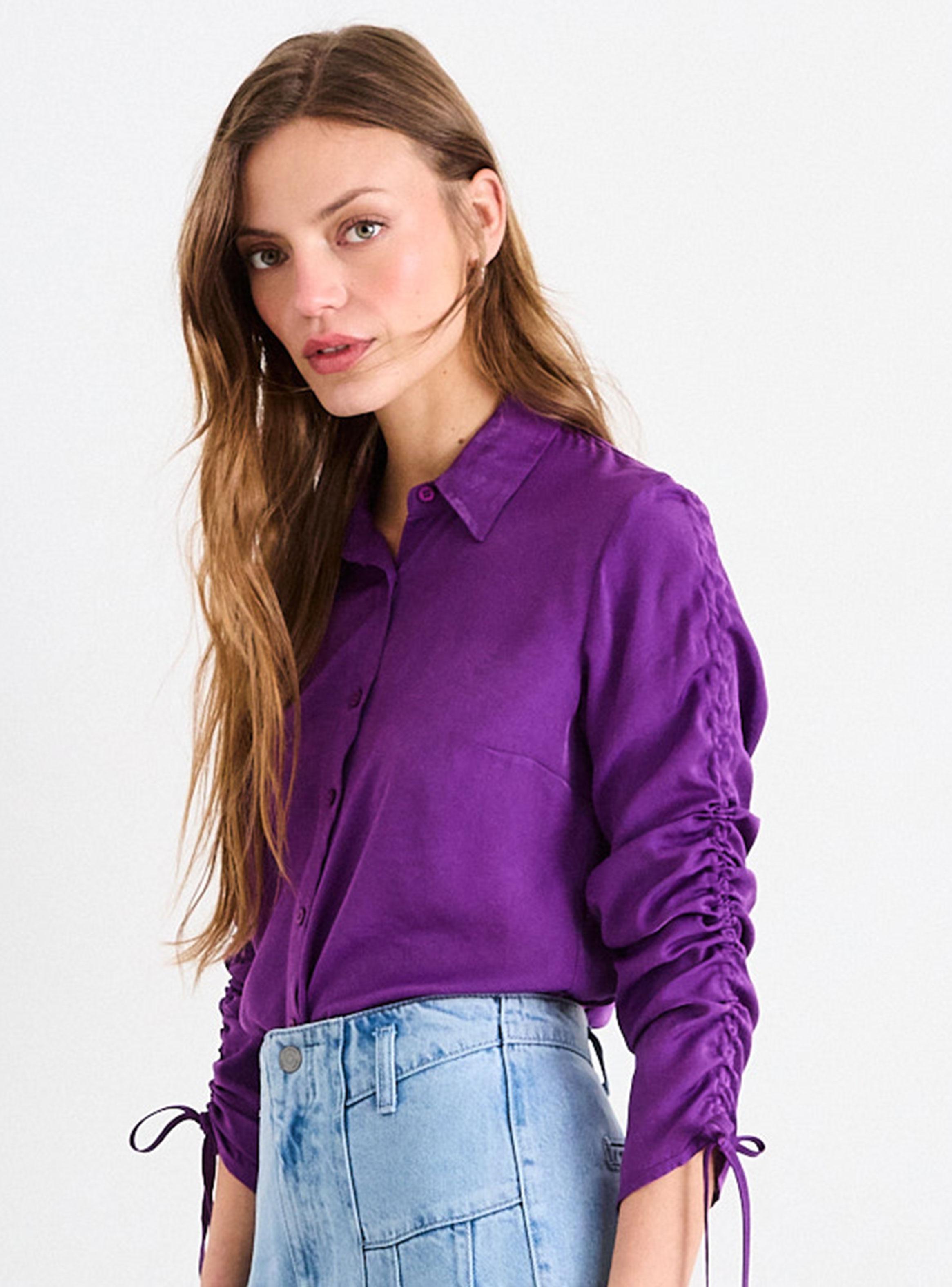 Blusa Lisa con Botón Regular-2