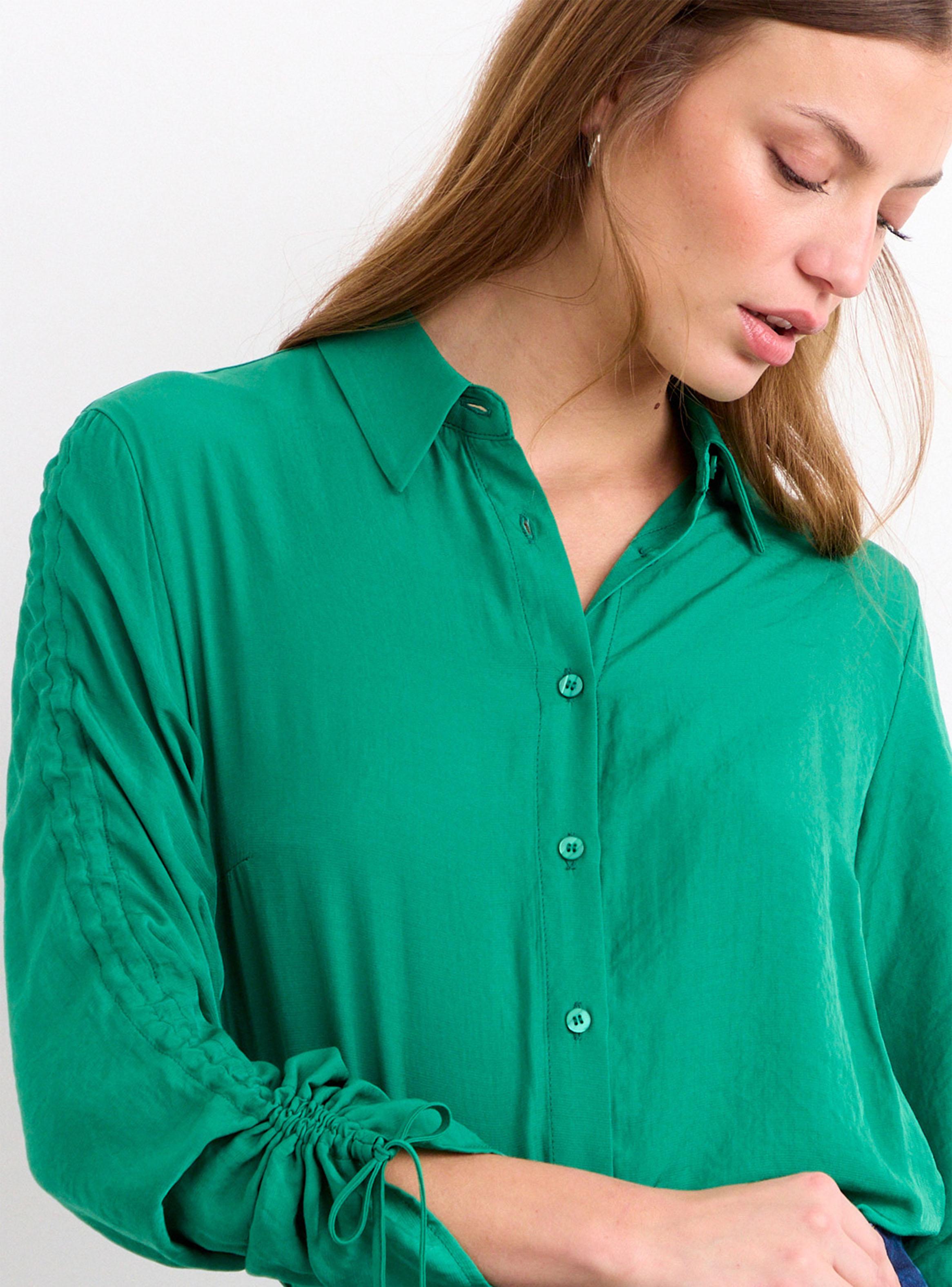 Blusa Lisa de Cuello Polo con Botón Manga Larga-3
