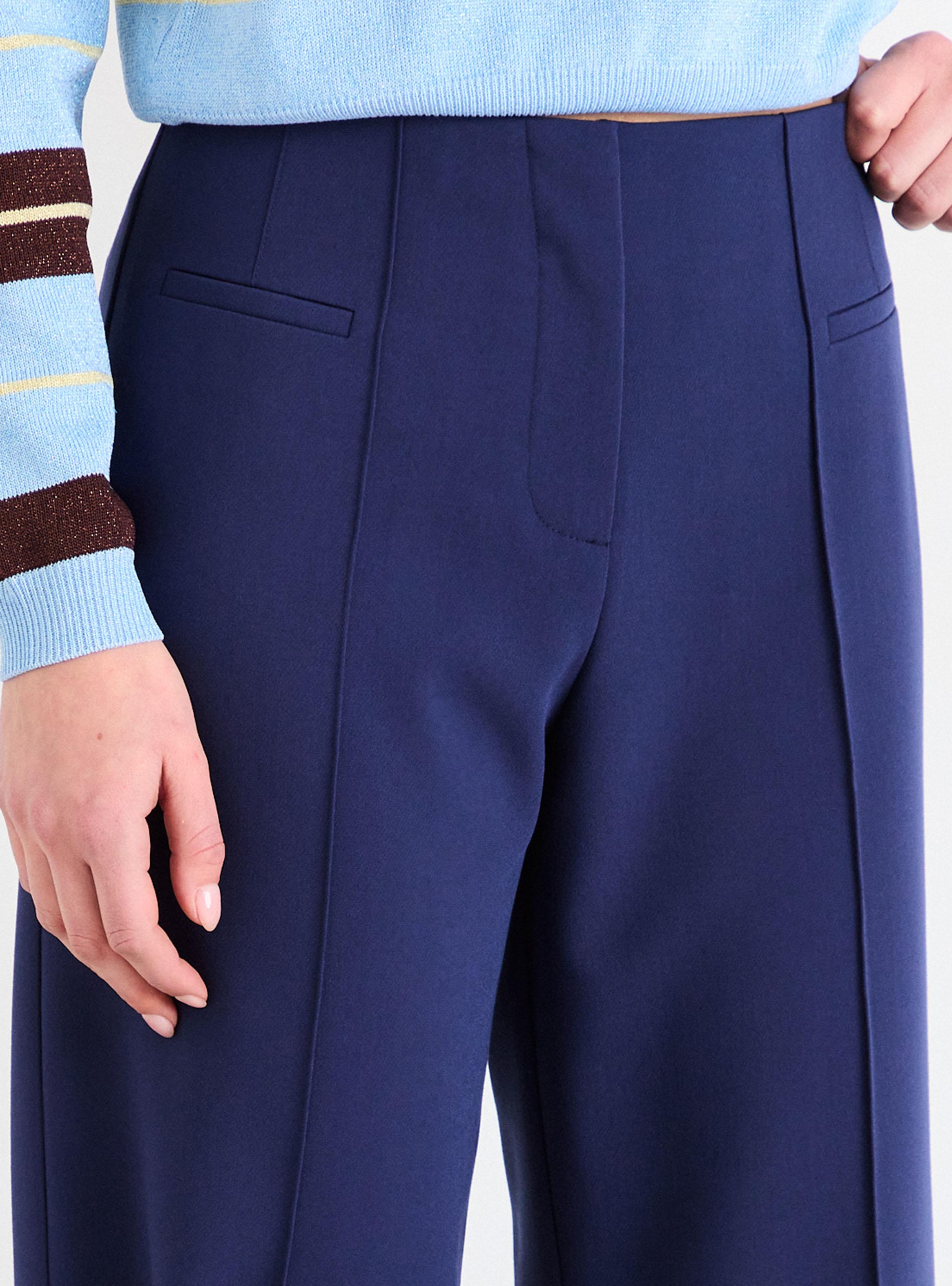 Pantalón Liso con Plisado-3