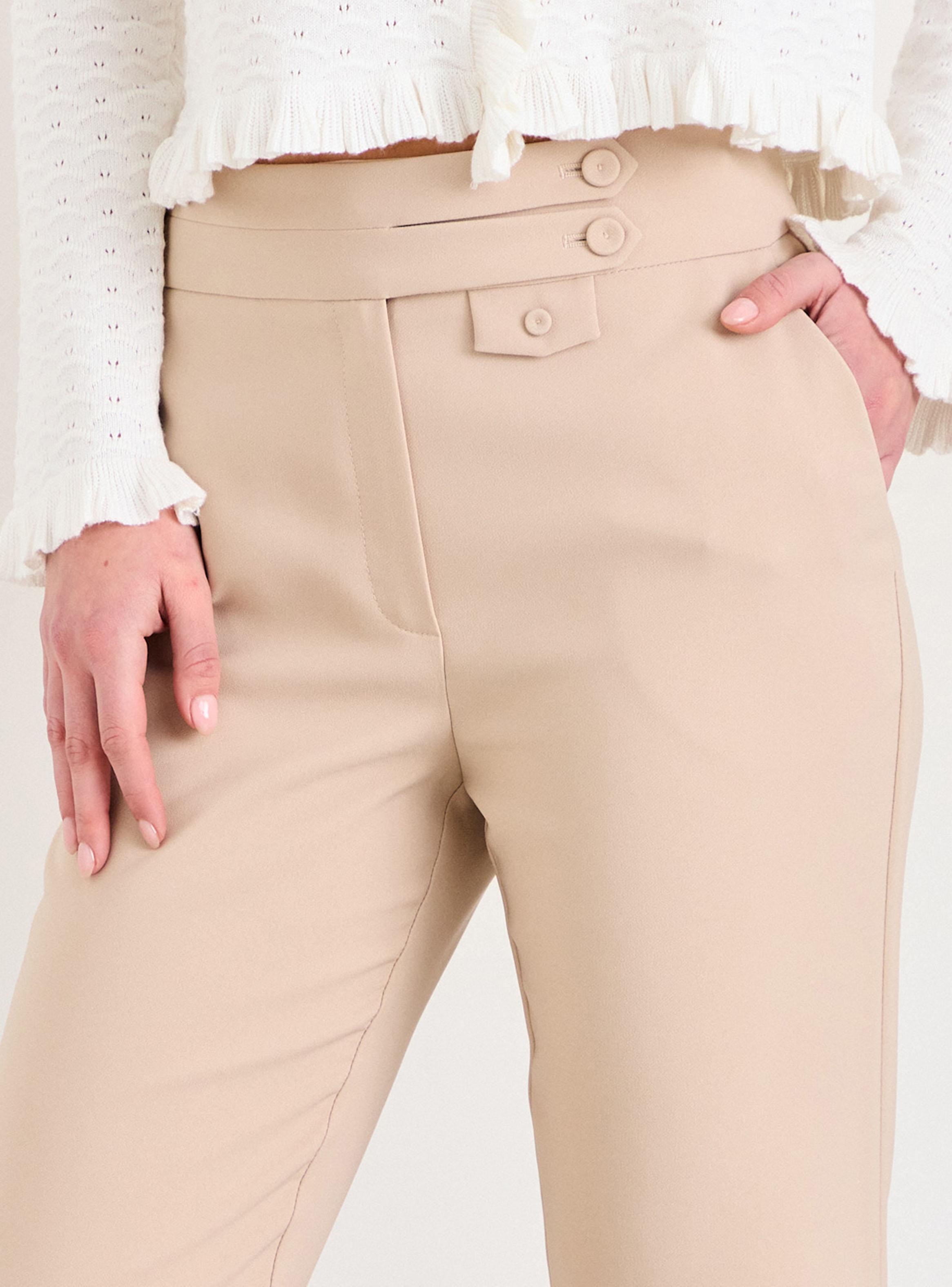 Pantalón Liso Regular Fit Detalle Botón-3